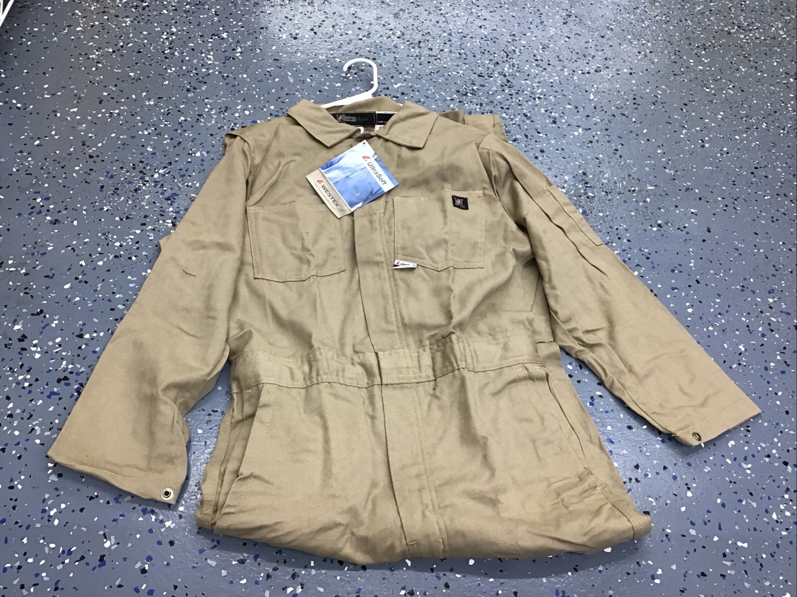Neese Workwear, Tan Nomex, FR Khaki Coverall Small 34-36 Reg VU7CAKH