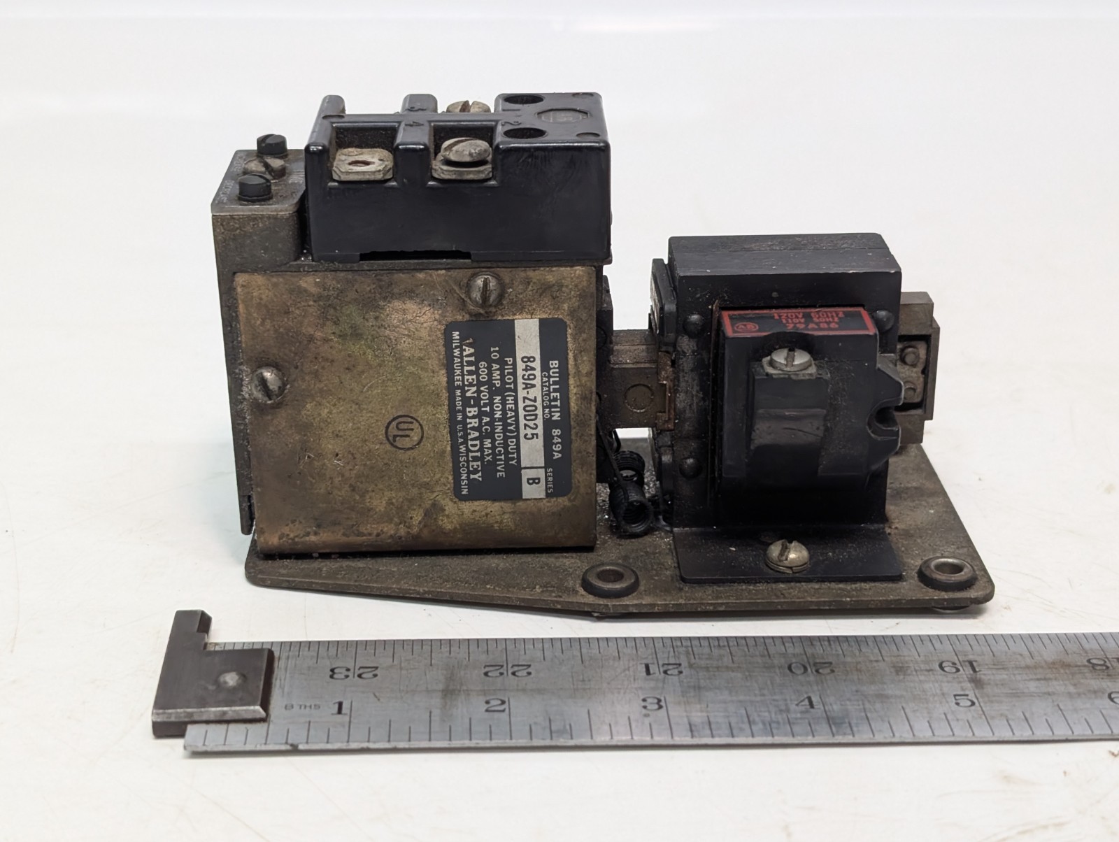 Allen-Bradley 849A-Z0D25 Pilot (Heavy) Duty Timer Relay Assembly with 120V Coil