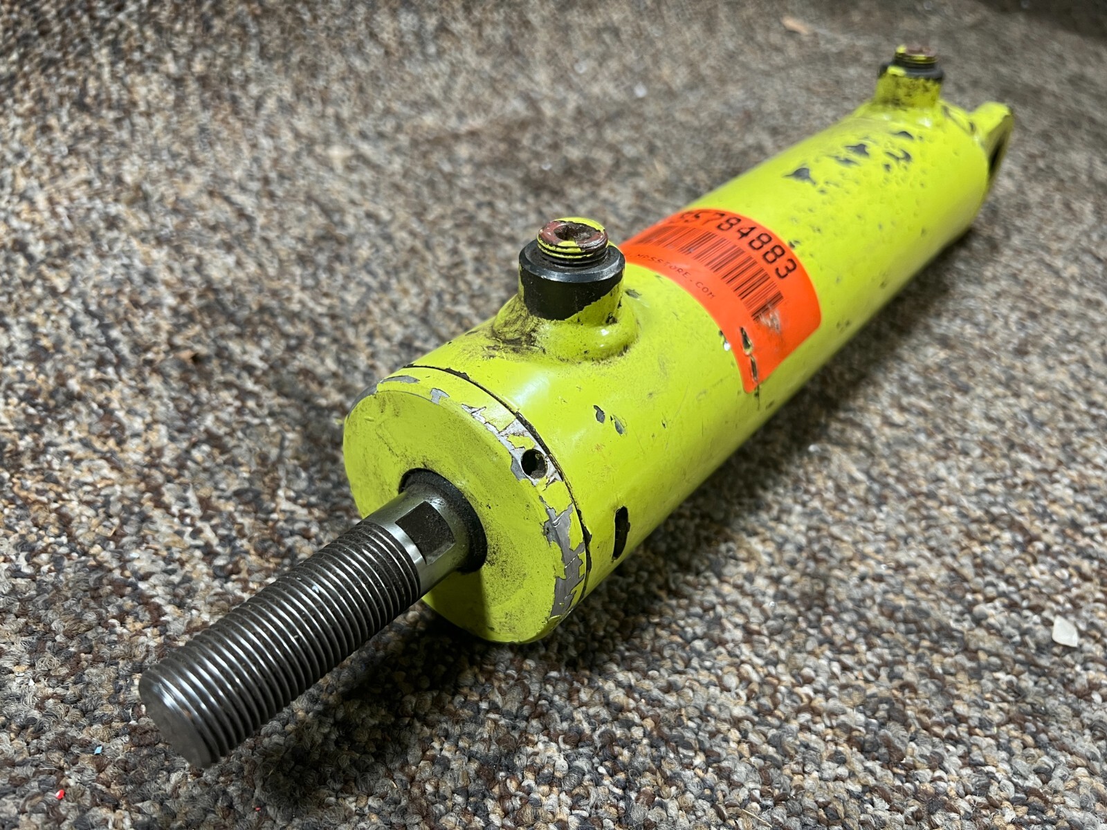Hydraulic Welded Cylinder 17″ Retracted x 2.89″ OD x .87″ Rod Diameter
