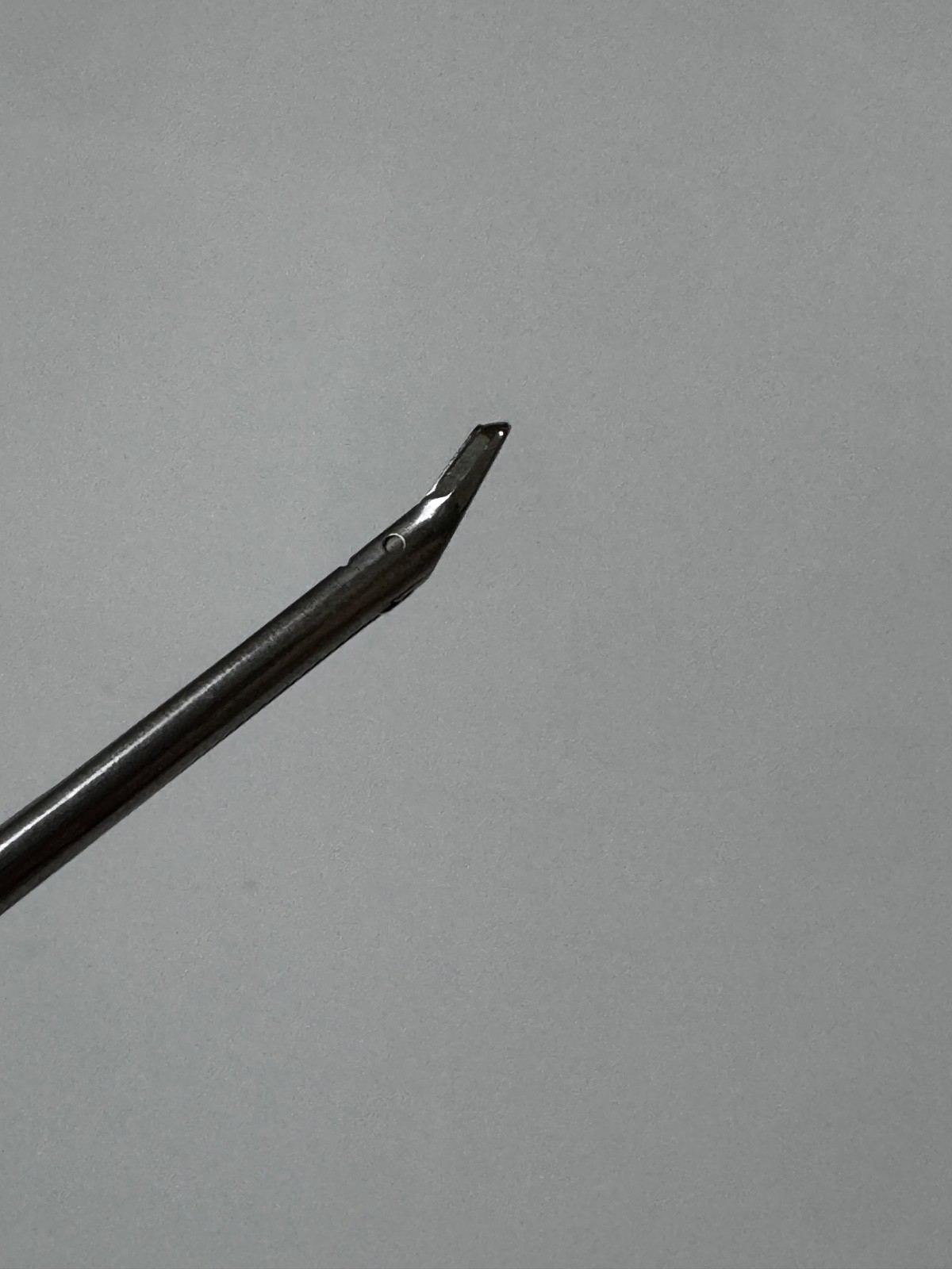 Stryker Conquest 2.7mm/15 Degree Big Bite Punch Model 300-027-103