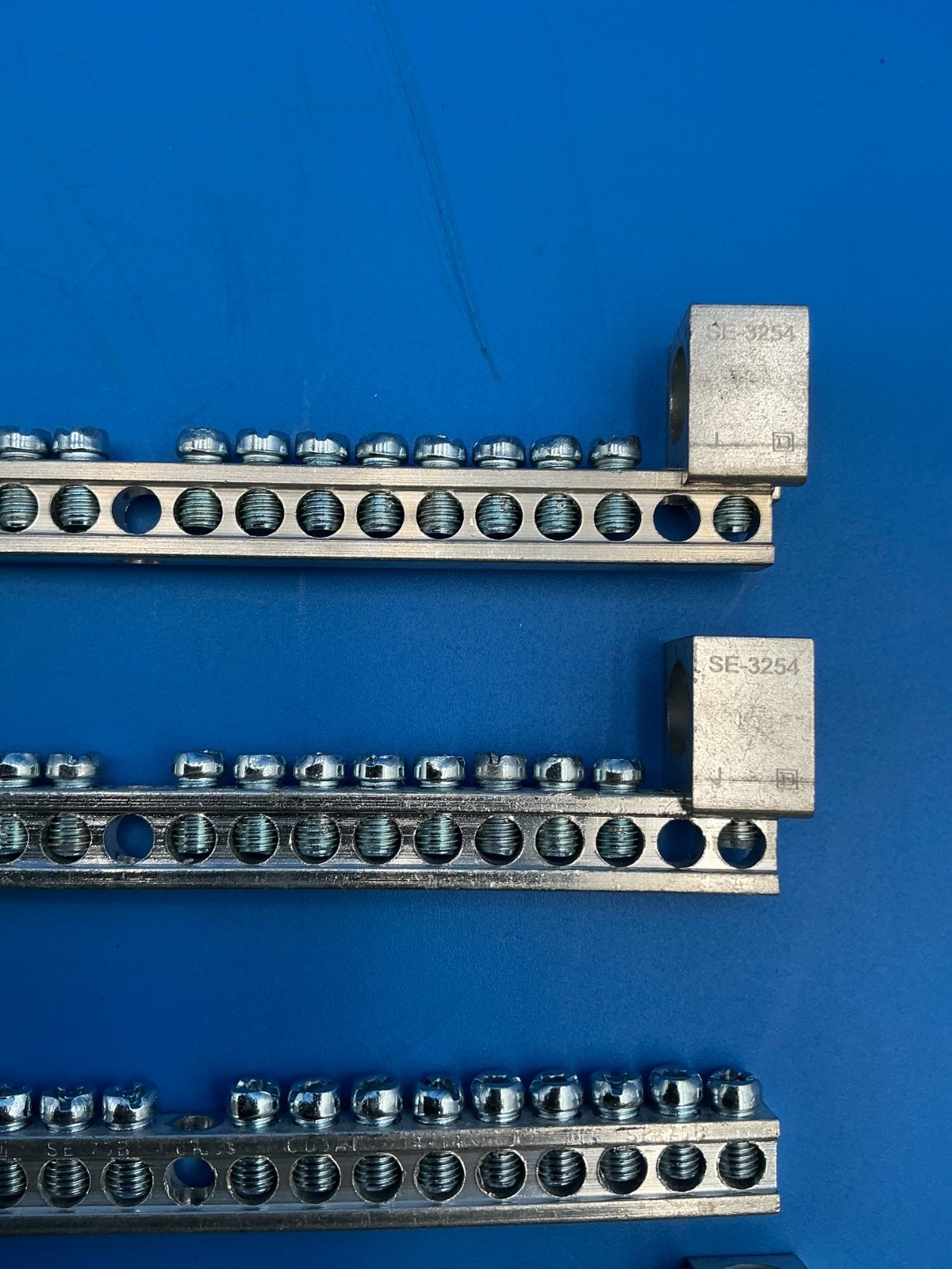 Lot of 5 Square D 25 Terminal Ground Bar Kit for Plug On Neutral Load Centers
