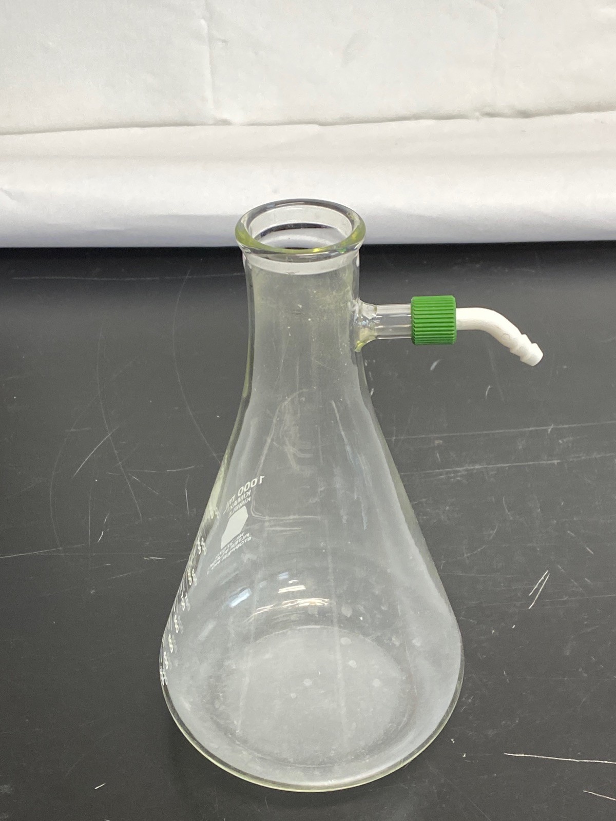 Used KIMAX Glass 1000mL Graduated Erlenmeyer Filter Flask w/Sidearm 27070-1000