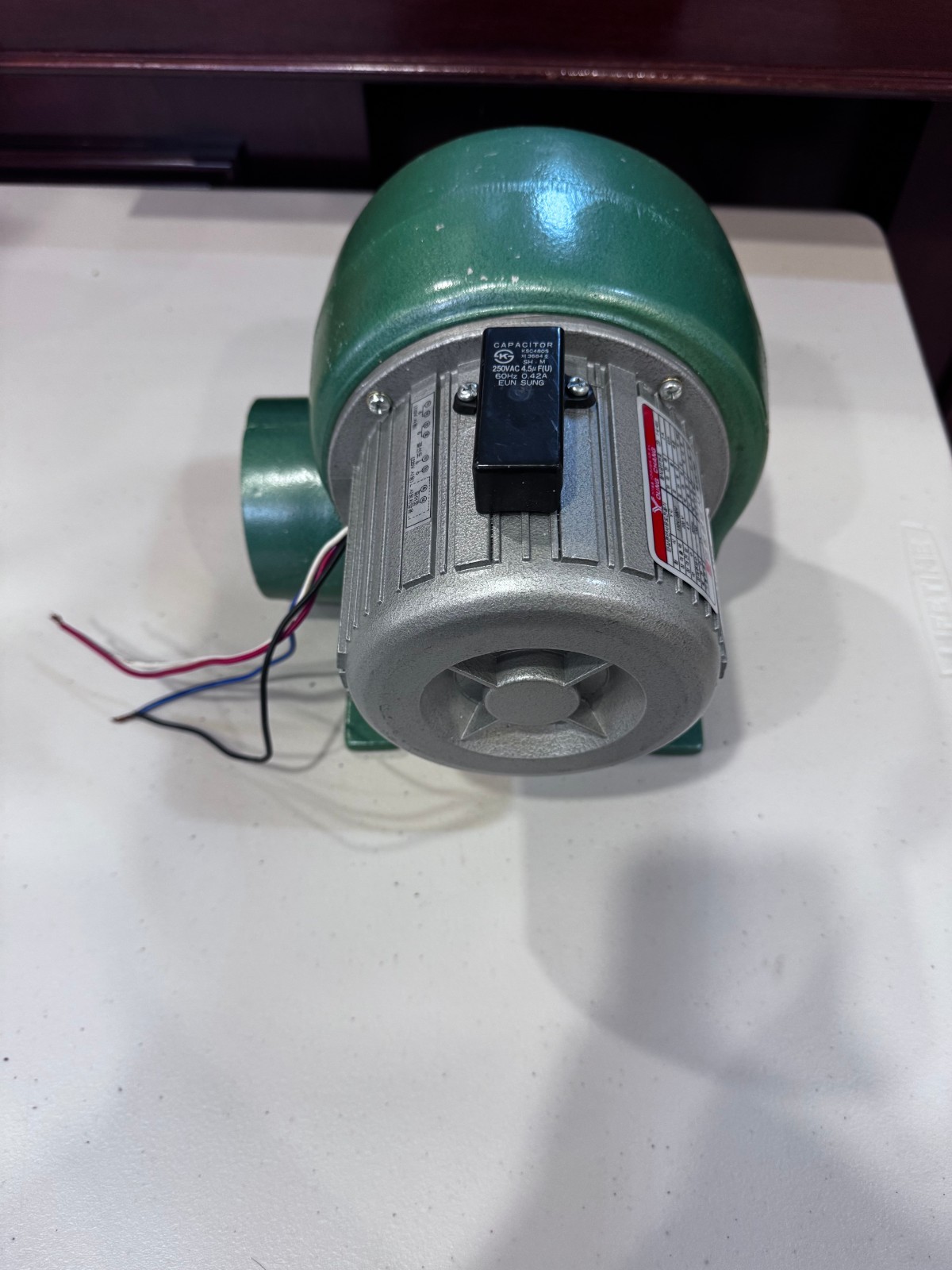 Young Chang Industrial Co. Single-Phase Capacitor Induction Motor 220V 1700 RPM
