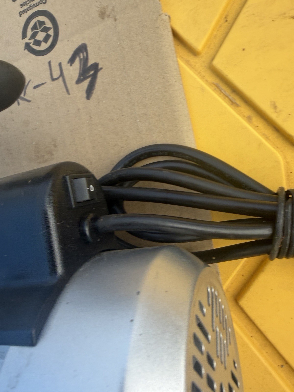 Pittsburgh 61245 2.5CFM Automotive Portable Refrigerant Vacuum Pump 120V/3.4A