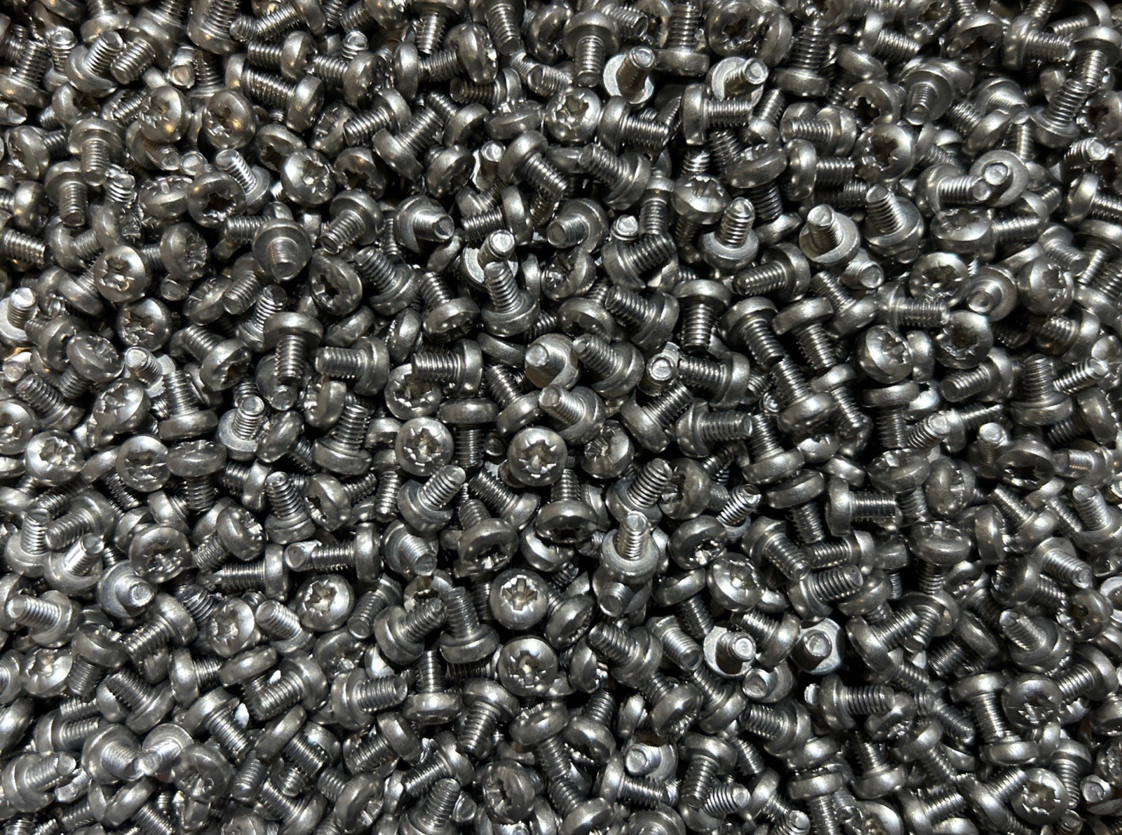 Lot of 100 M4-0.7x6mm Pan Head Type Plain 18-8 SS