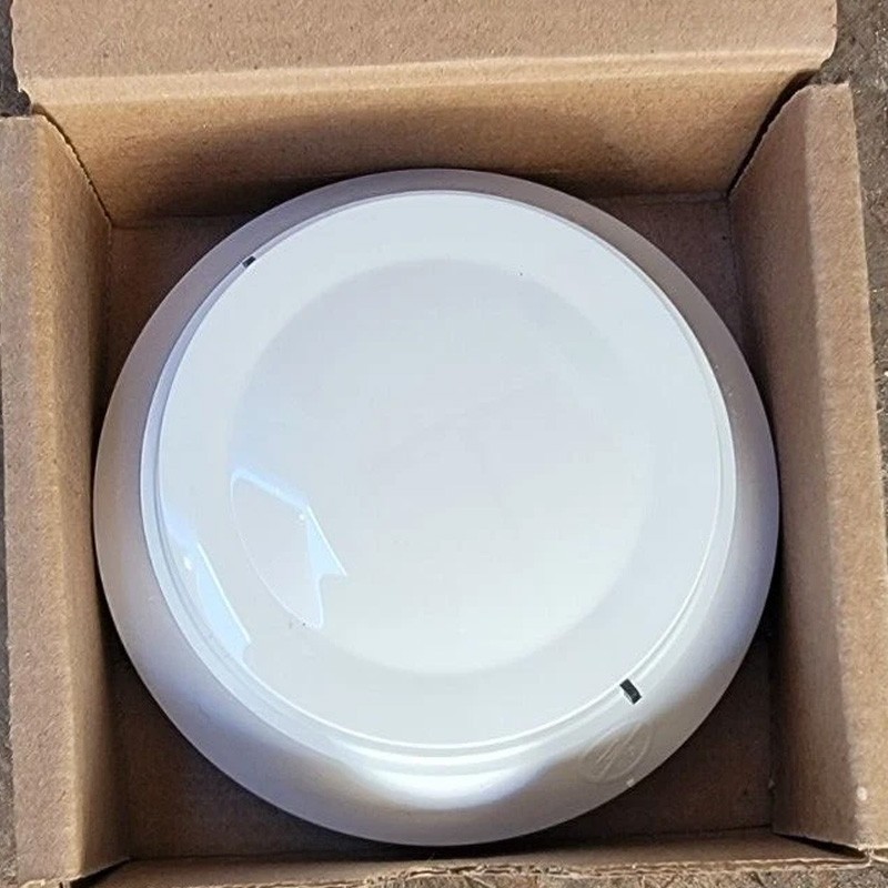 NIB! JOHNSON CONTROLS J2351 SMOKE DETECTOR J2351 FREE FAST SHIPPING
