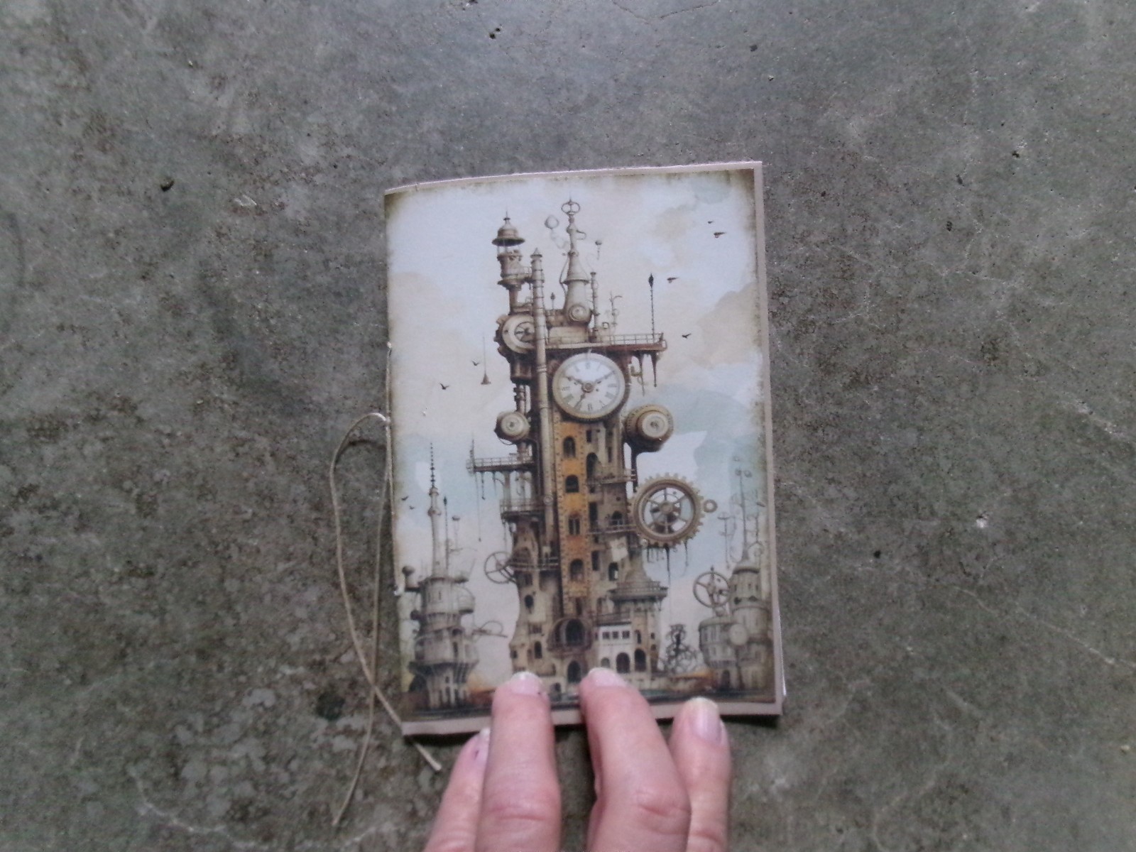 JUNK JOURNAL APPROX. 36 PAGES SIZE APPROX. 4″ X 6″ LOTS OF JOURNALING PLACES Q