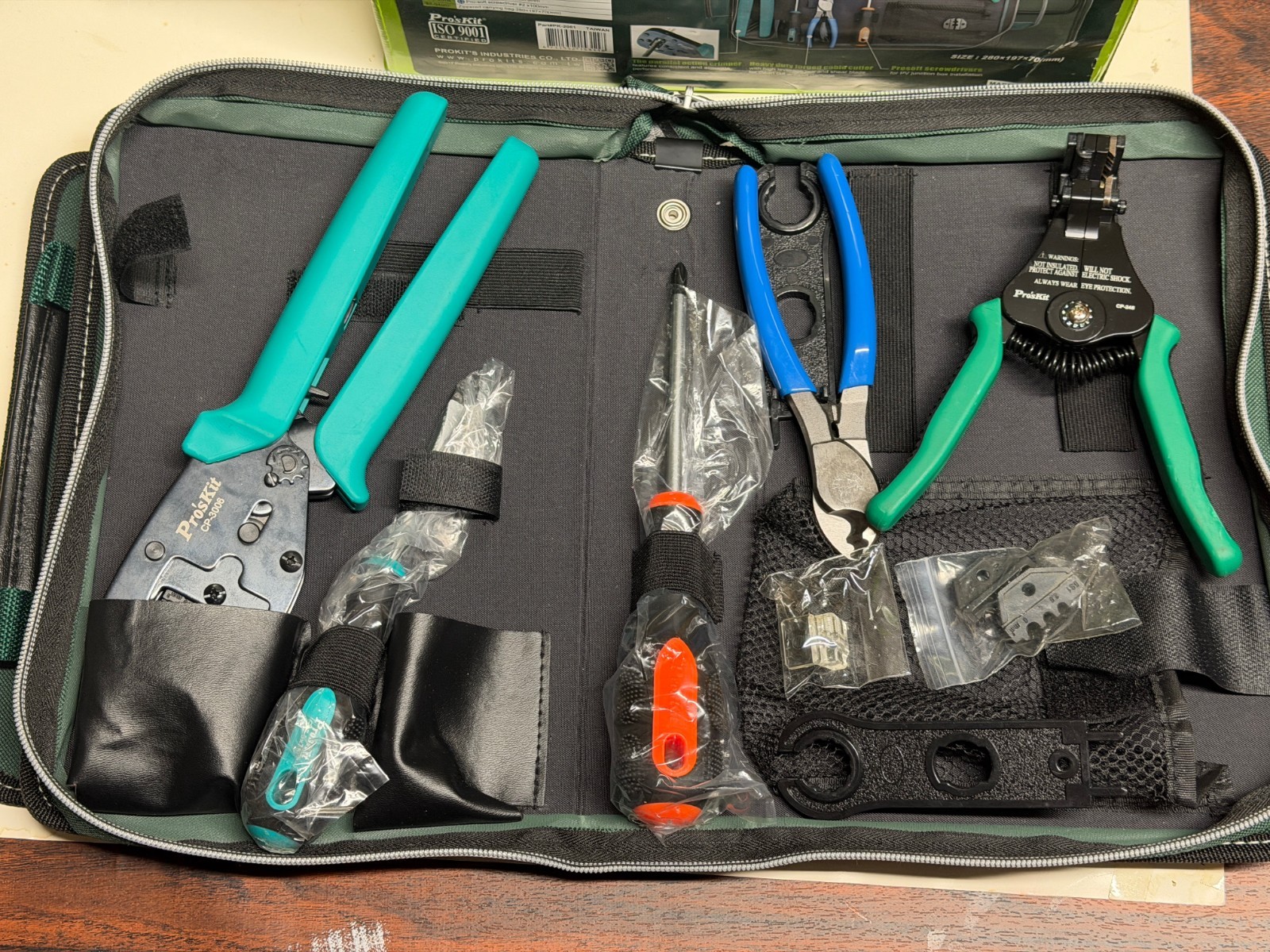 PK-2061 Solar MC3 and MC4 Crimping Tool Kit