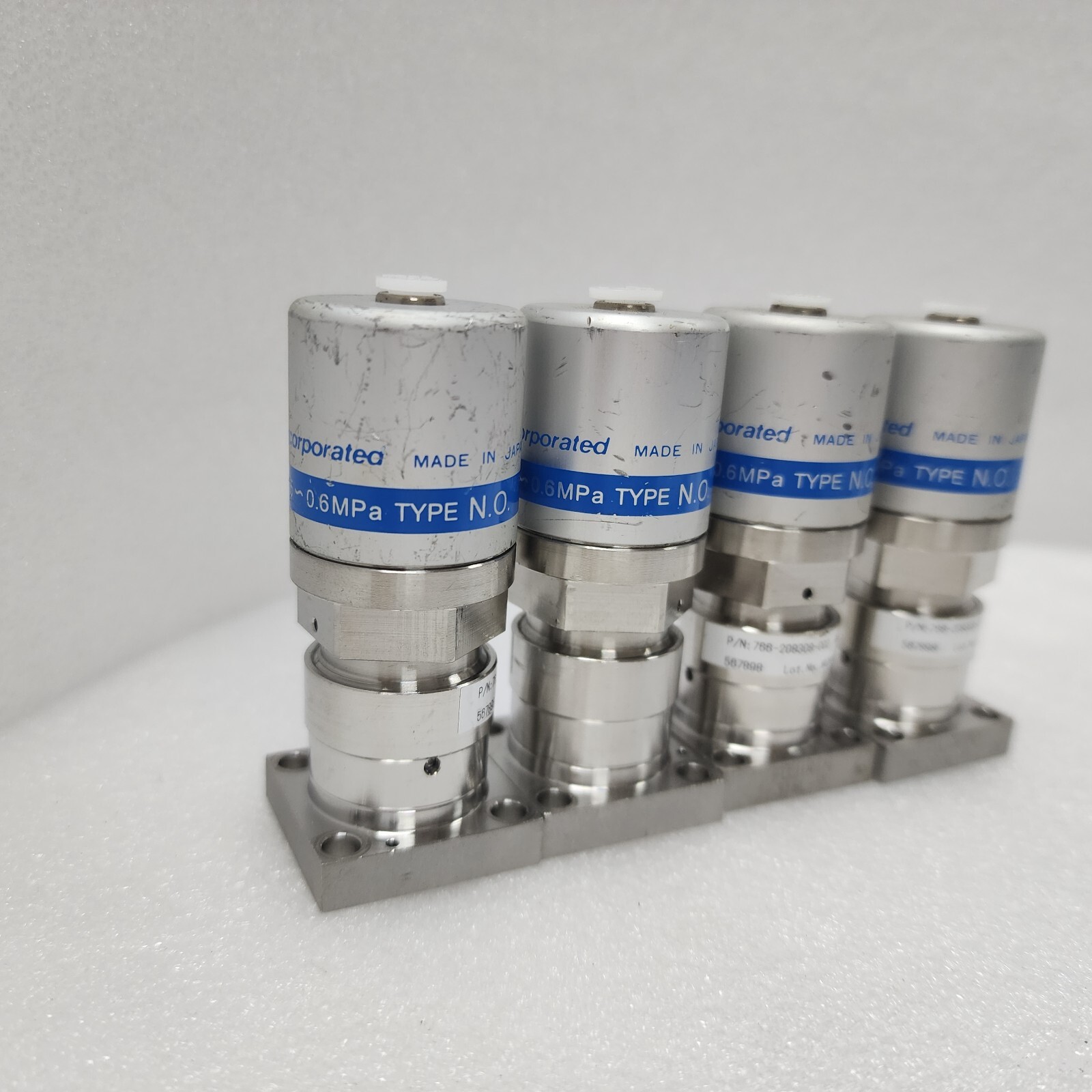 Lot of 4 Fujikin O.P.0.5~0.6 Mpa, Lam 766-208308-002 Rev A Valve,Used,Jp_96932