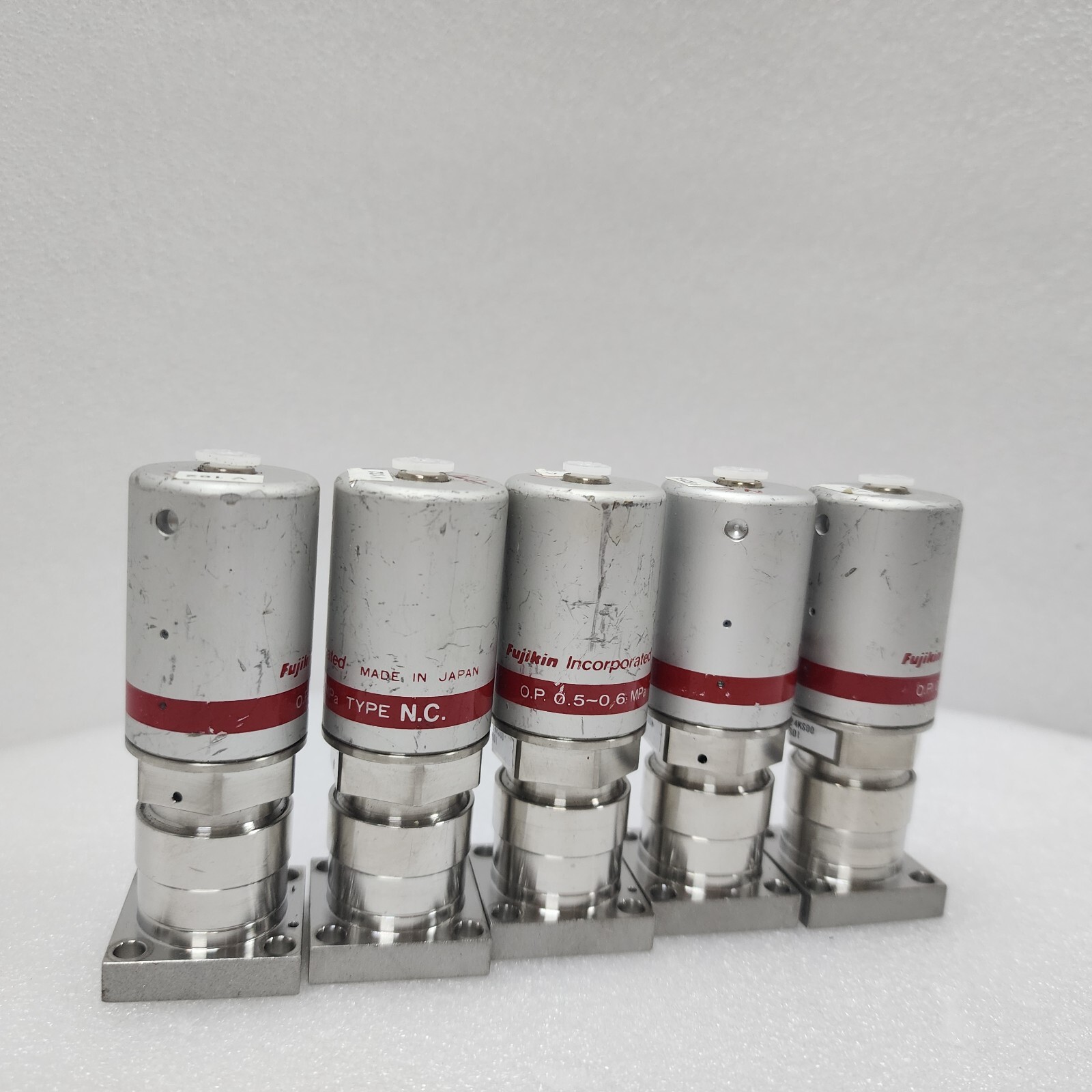 Lot of 5 Fujikin 0.P. 0.5-0.6 MPa Valve , C No. 565601 Type NC, Used,Jp+96942