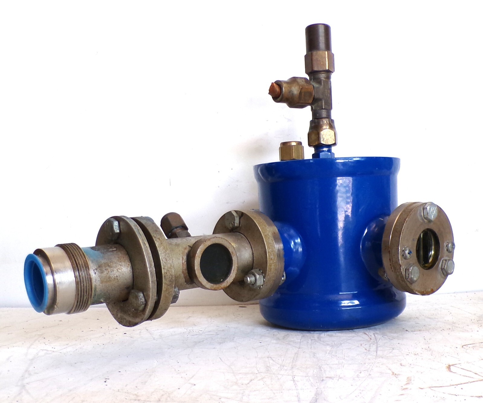 Henry Conventional Adjustable Oil Level Regulator S-9130 Used Cut Out