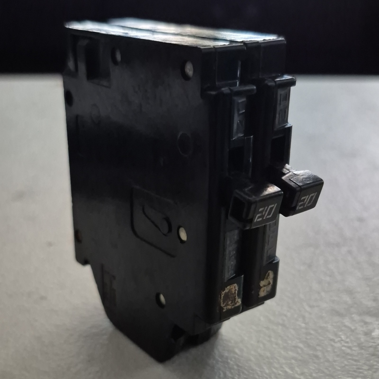 20A 2-Pole Tandem Circuit Breaker Black Analog/Mechanical 1-Pack
