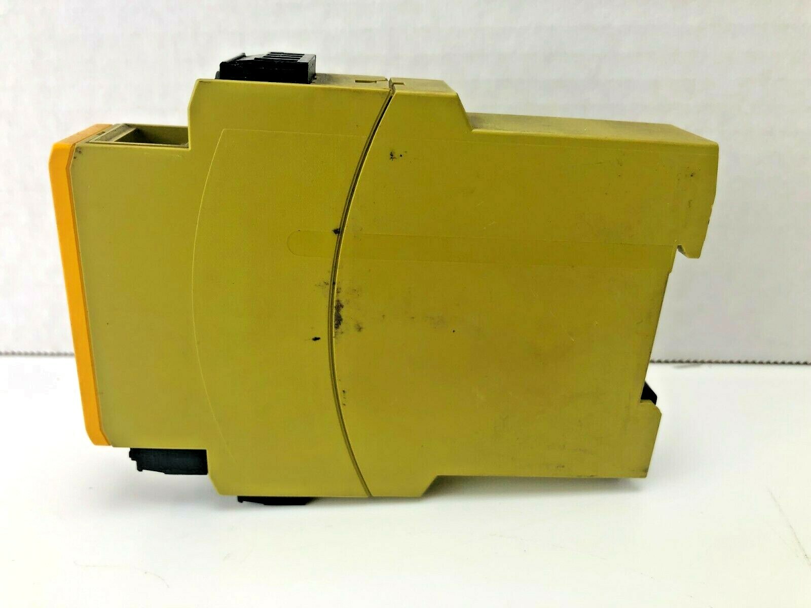 Pilz PZE X4P 24VDC Safety Relay – 777585