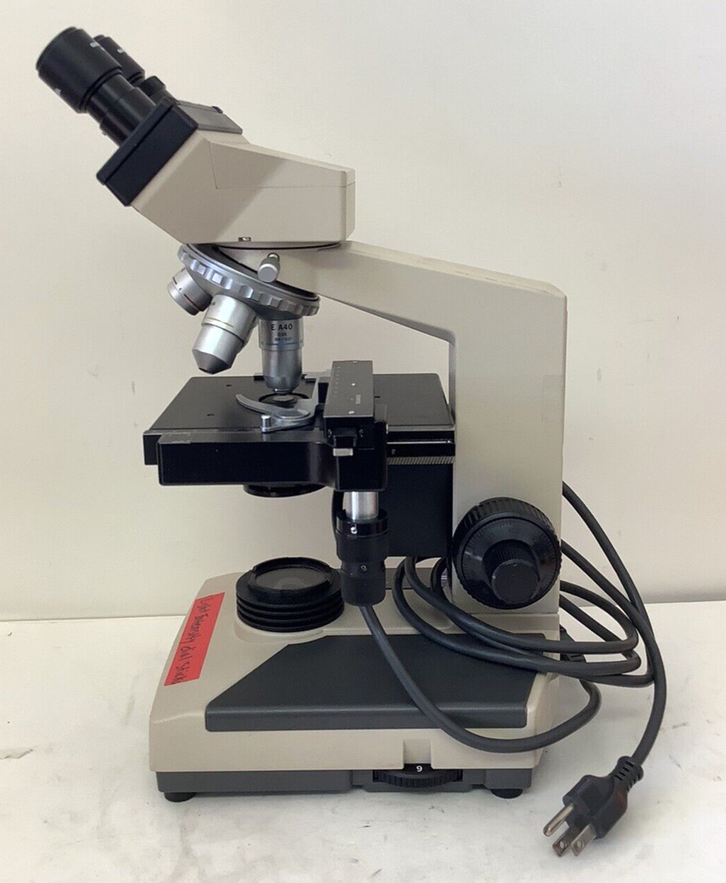 Olympus CH-2 CHT Binocular Microscope w/ 4x, 10x, 40x, 100x Objectives #2
