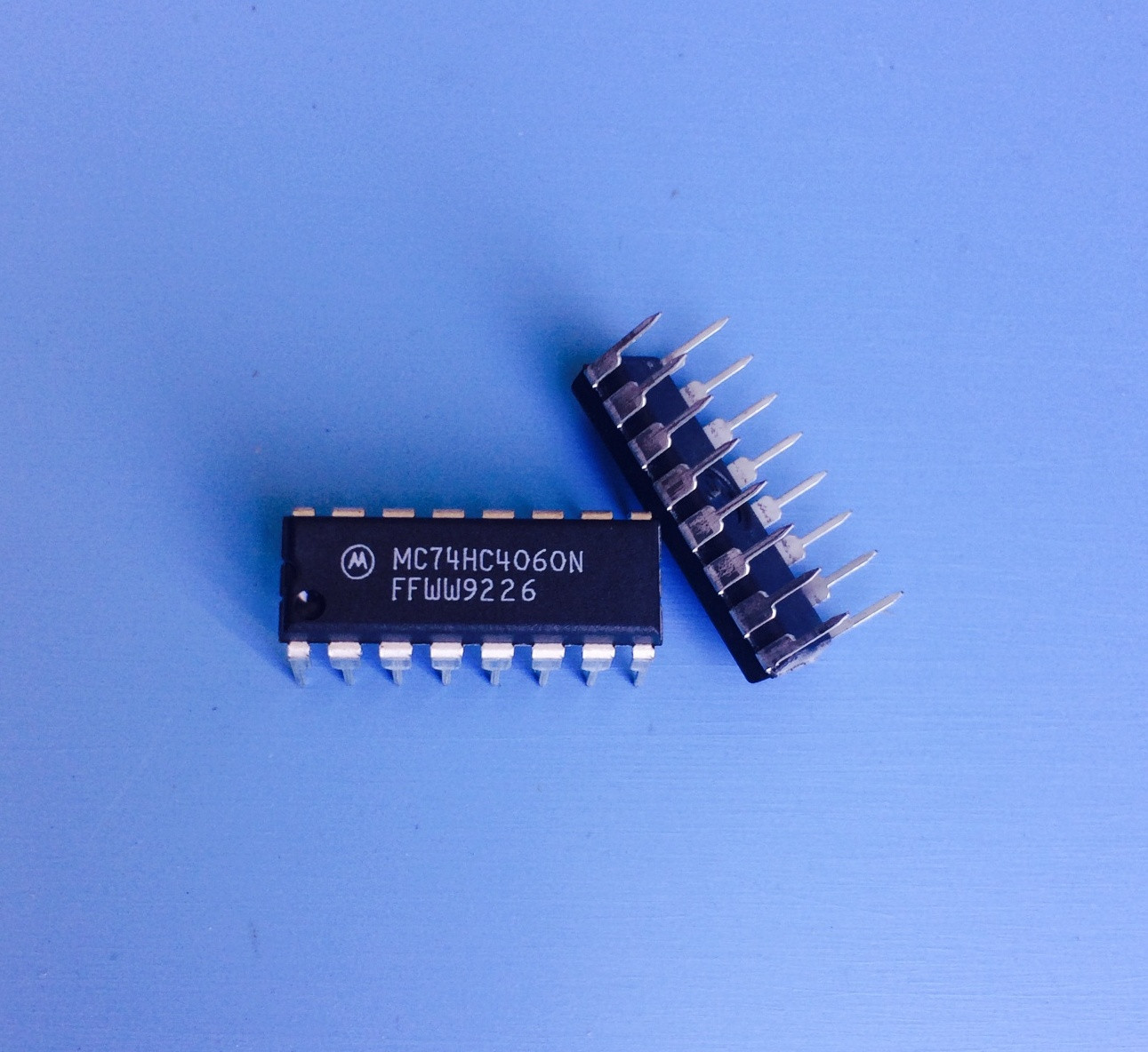 10x MC74HC4060N MOTOROLA IC COUNTER UP 14-BIT BINARY 16 PIN DIP 74HC4060N