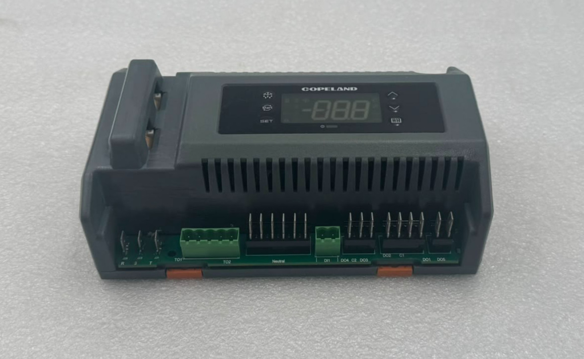 COPELAND XCM25D 543-0220-00 unit controller