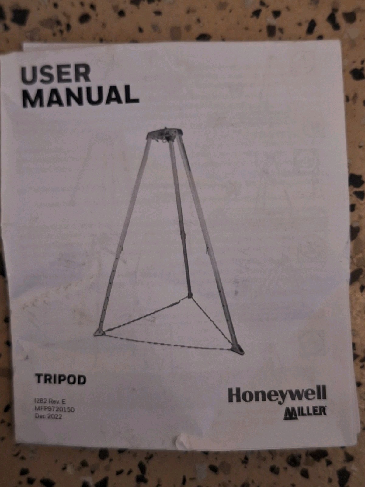 HONEYWELL MILLER 51/7FT Tripod System, W/O SRL, W/O Winch 5T536