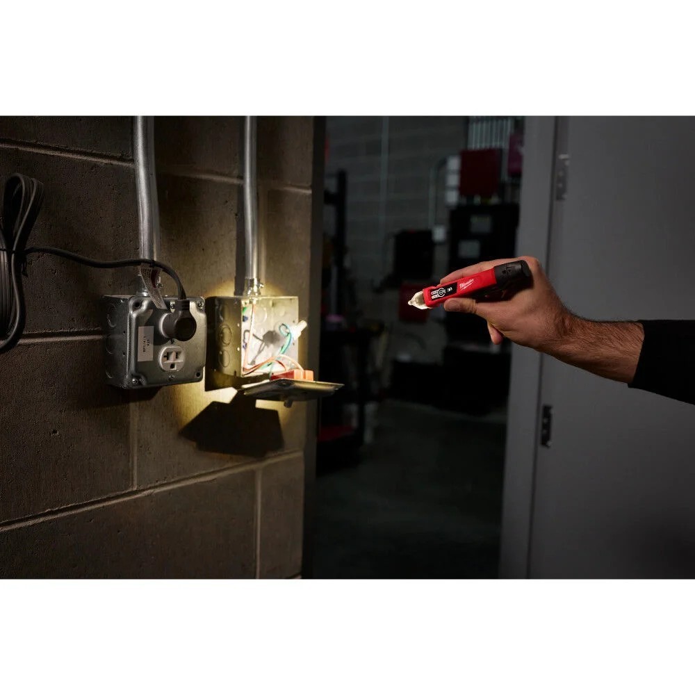 Milwaukee 3203-20 Dual Range Non-Contact Voltage Detector w/LED