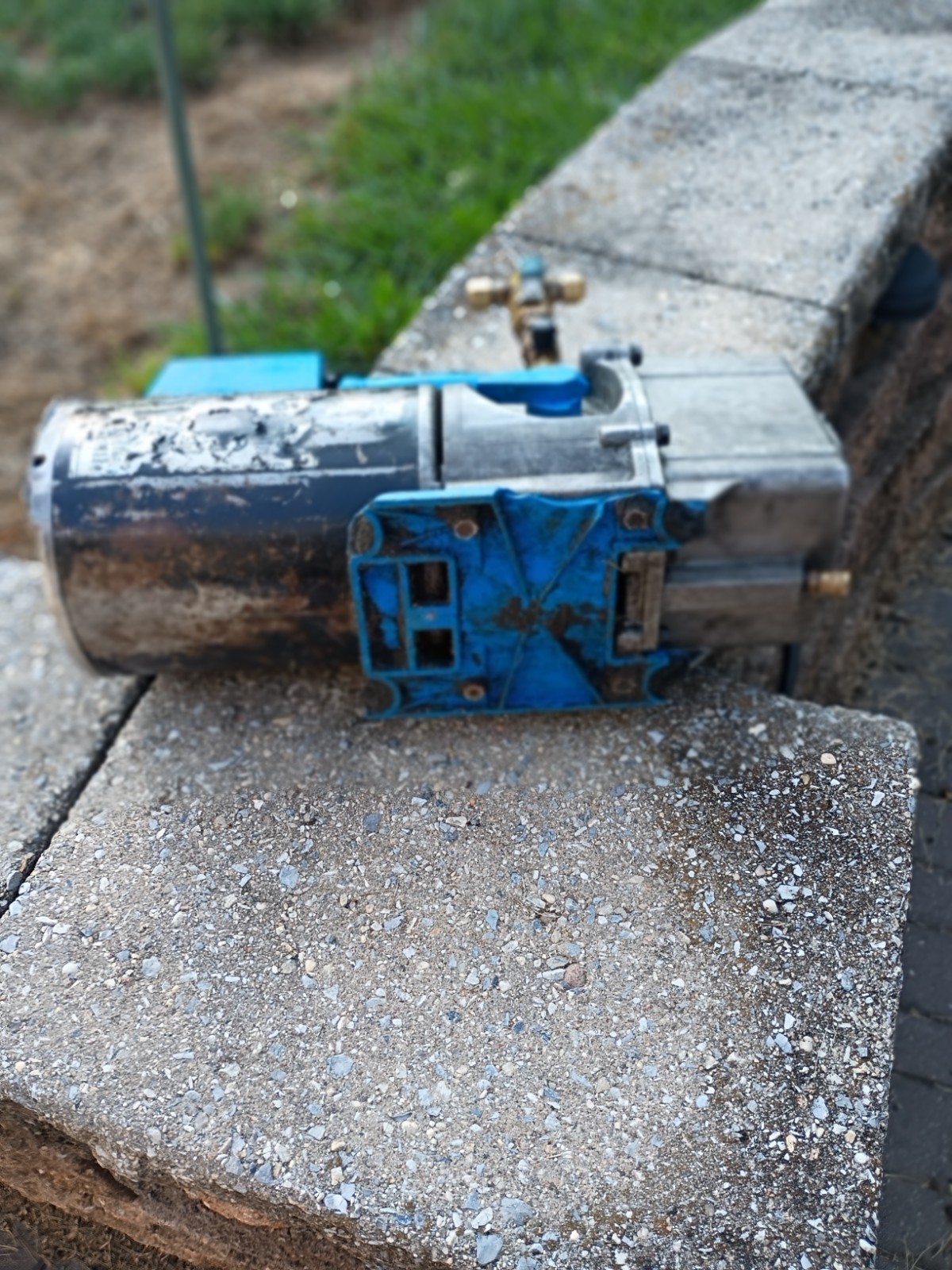 Robinair 15600 6cfm 2 stage HVAC Vacuum Pump
