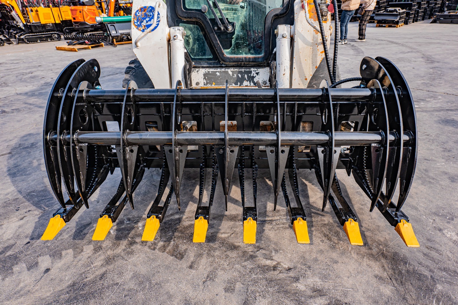 72″ Brush Root Rake Grapple Attachment For Bobcat Skid Steer