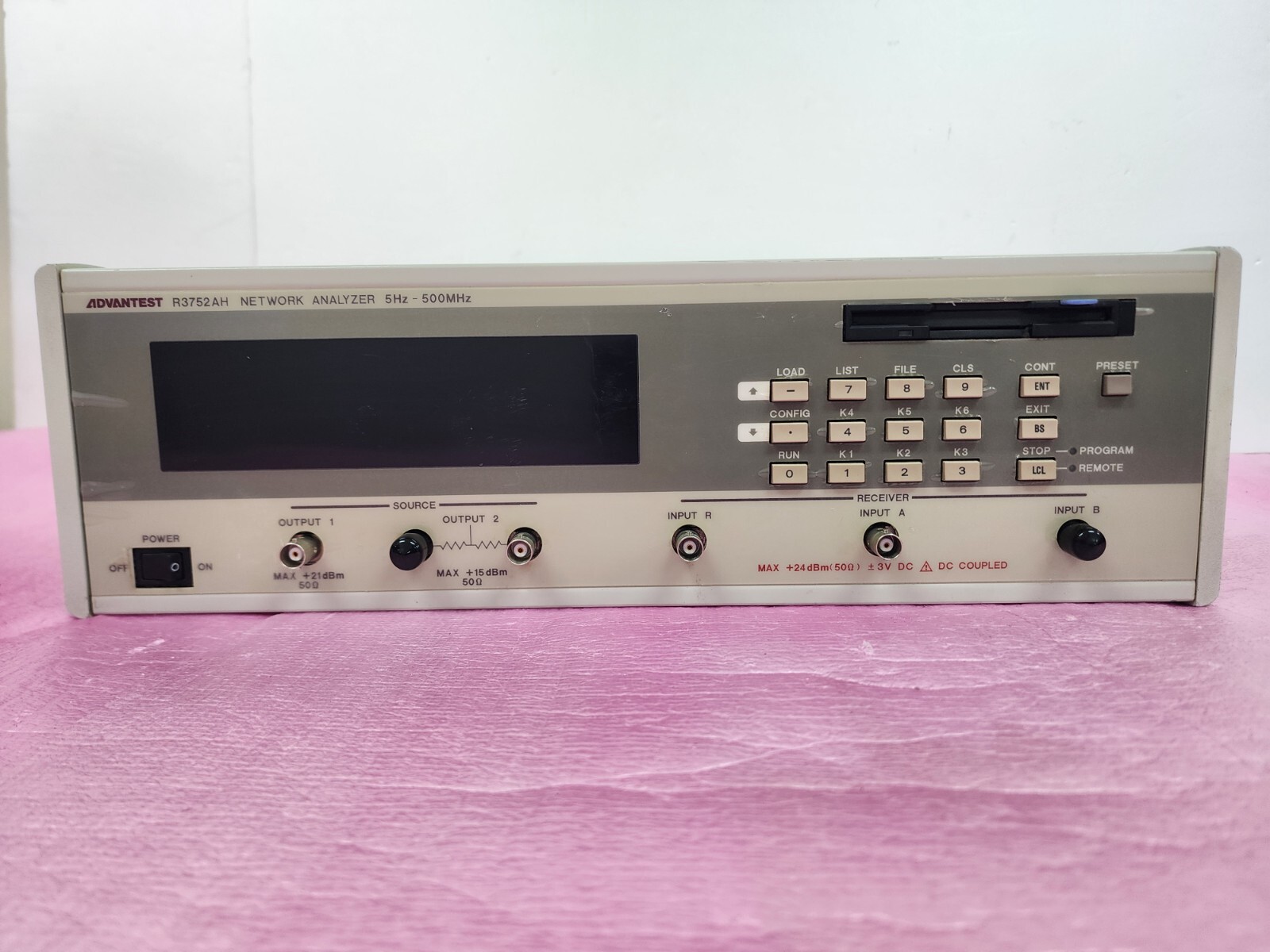 ADVANTEST R3752AH Network Analyzer 5 Hz to 500 MHz, Output 1/2, R, A, B channels
