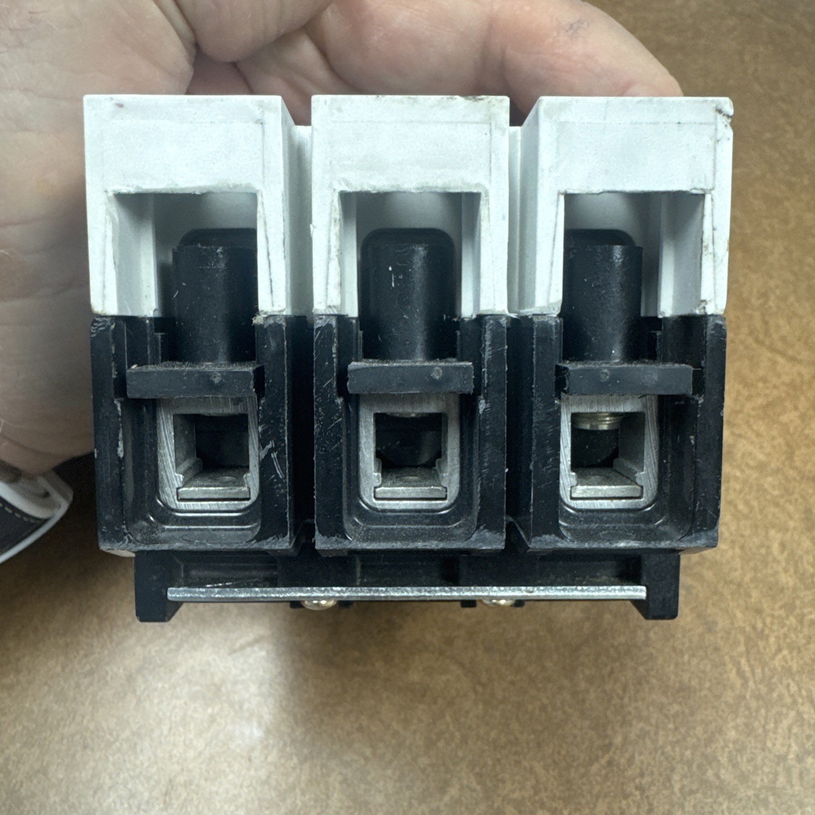 EATON GD22K 60A 3-Pole Circuit Breaker Lightly Used, 3 Pole AC Or 2 Pole DC