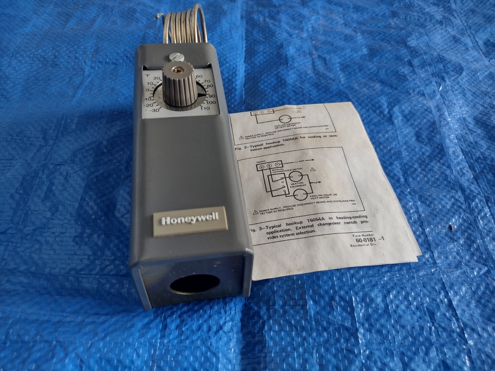 Honeywell T6054A Mechanical HVAC Thermostat Heat-Cool-Off Analog Dial