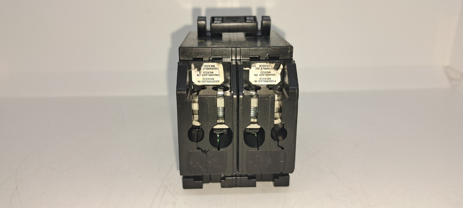 Square D HOMT2020250 240V Non-Common Trip Circuit Breaker