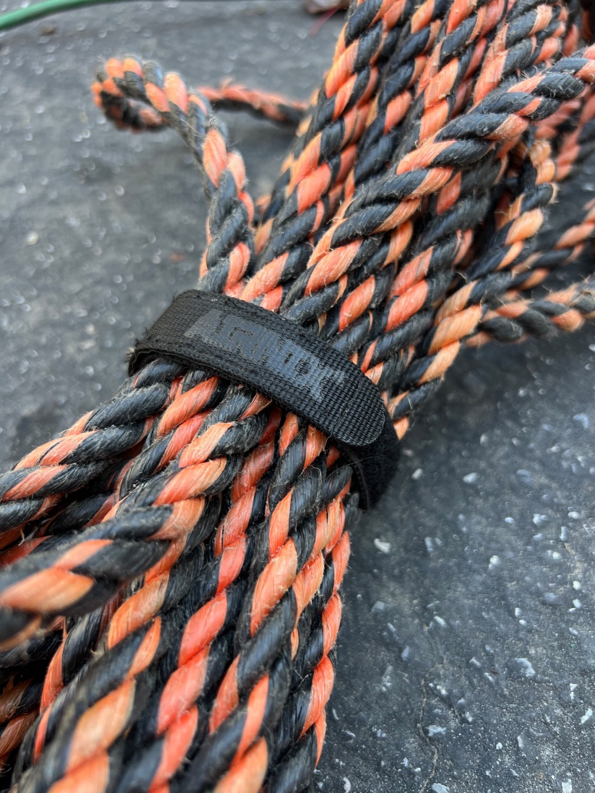 AIRNIX Hook and Loop Reusable Nylon Cinch Straps, Securing Cable Straps, Black