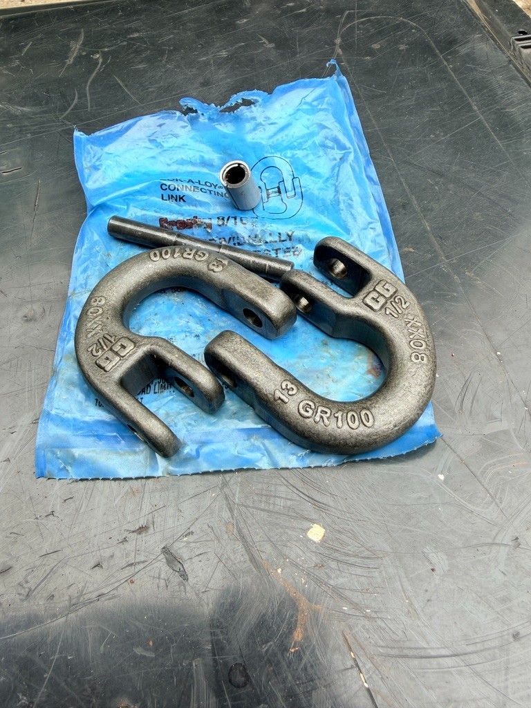 Crosby 8/10 1/2″ Alloy Connecting Link A-1337 LOK-A-LOY GR 100 (WLL): 15,000 lbs