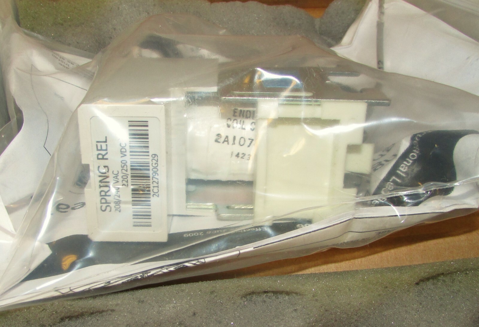 Eaton Cutler Hammer MSRR IZM SR230AD Shunt Trip Magnum DS 2A11792G22 2C12790G29