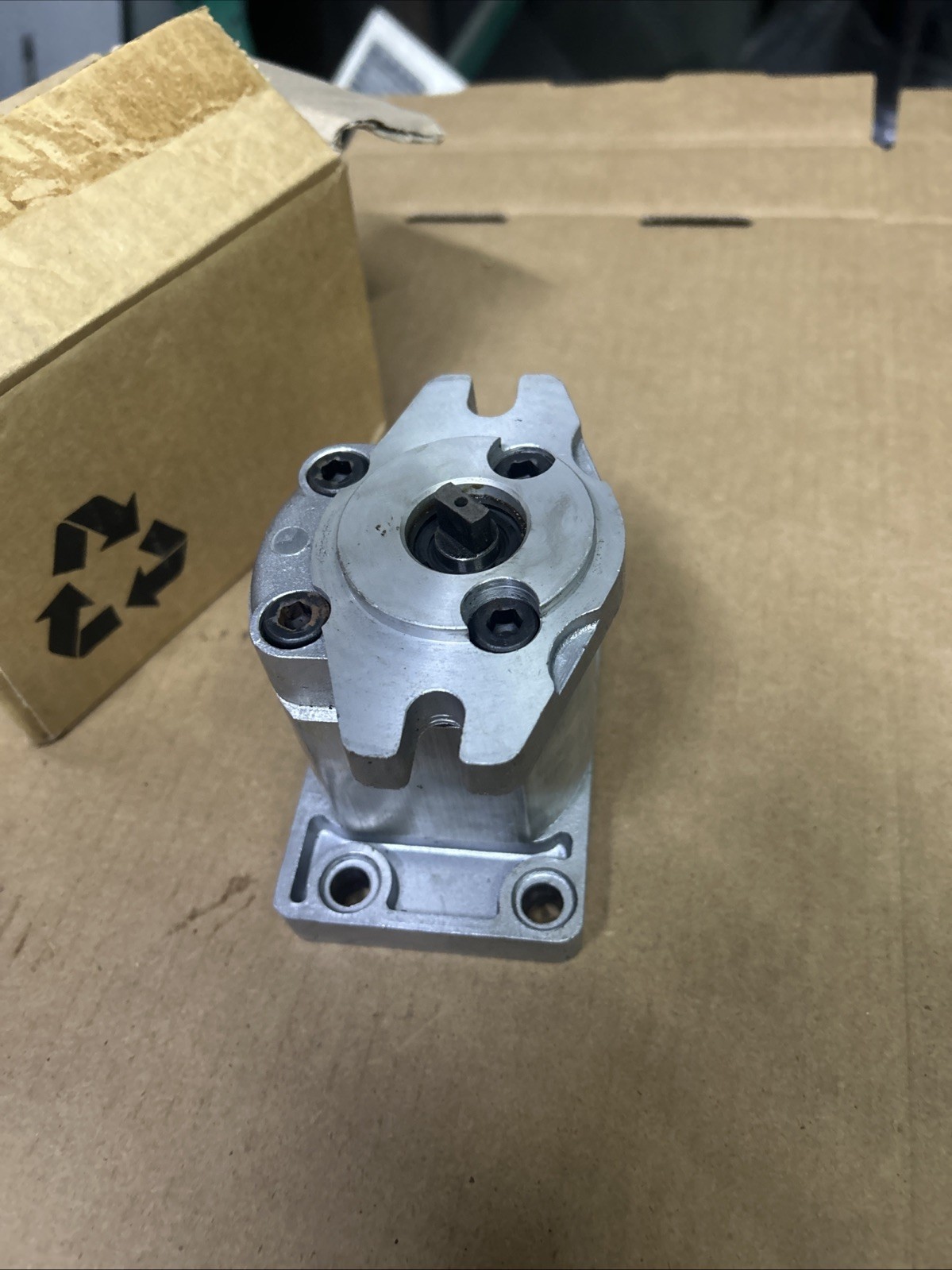Vestil 01-143-037 Hydraulic Pump (New No Box)