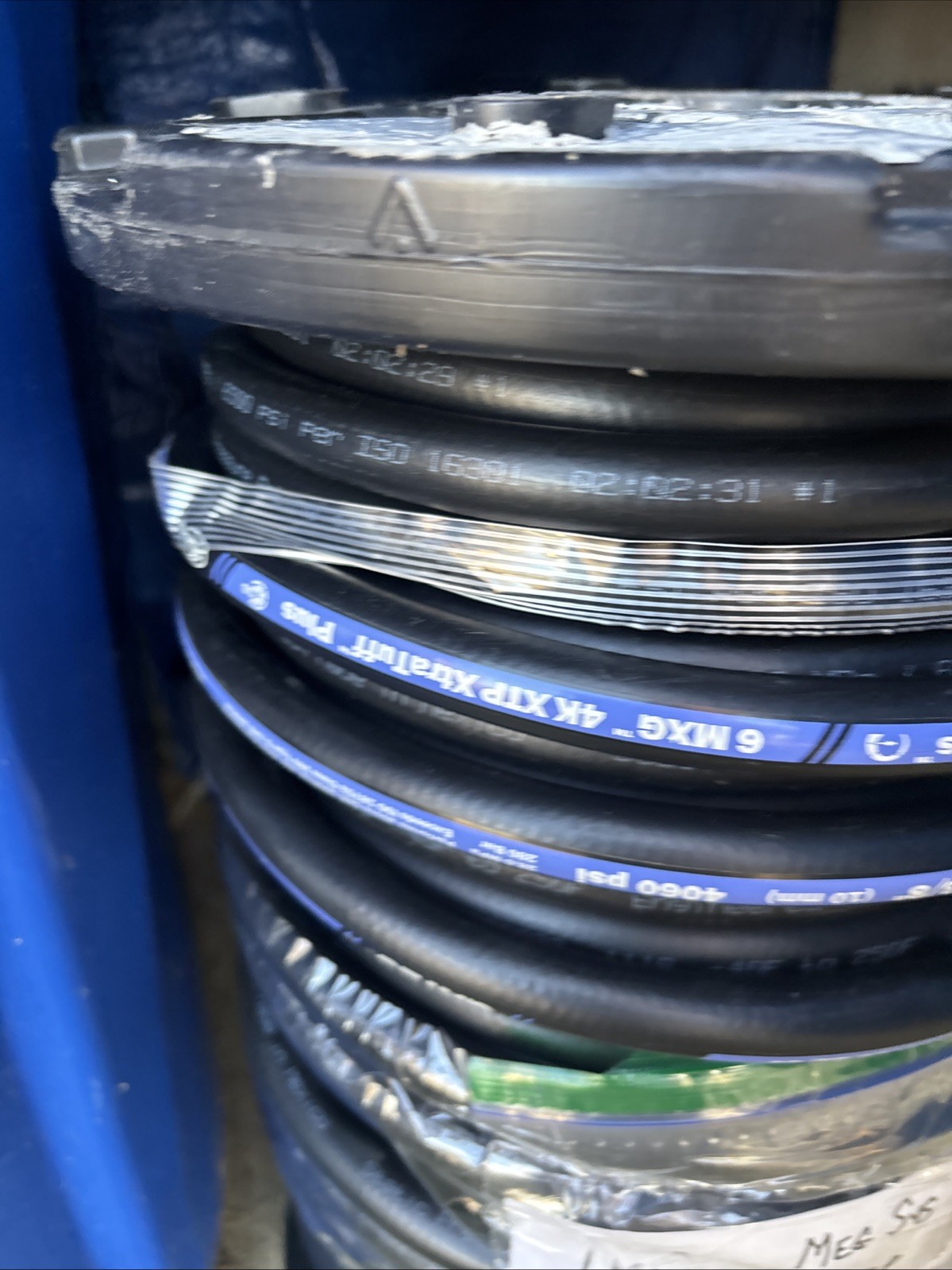 Gates 6MXG-4KXTP Hydraulic Hose 3/8in 4060psi. ( 180 feet )