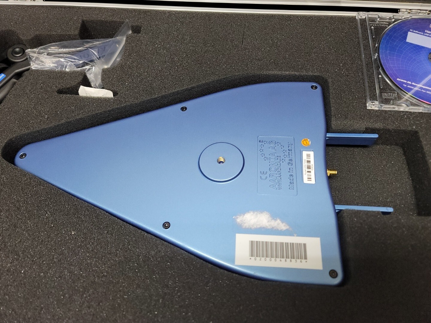 Aaronia HyperLOG 7040: 700MHz to 4GHz High-Performance EMC Antenna (5834)