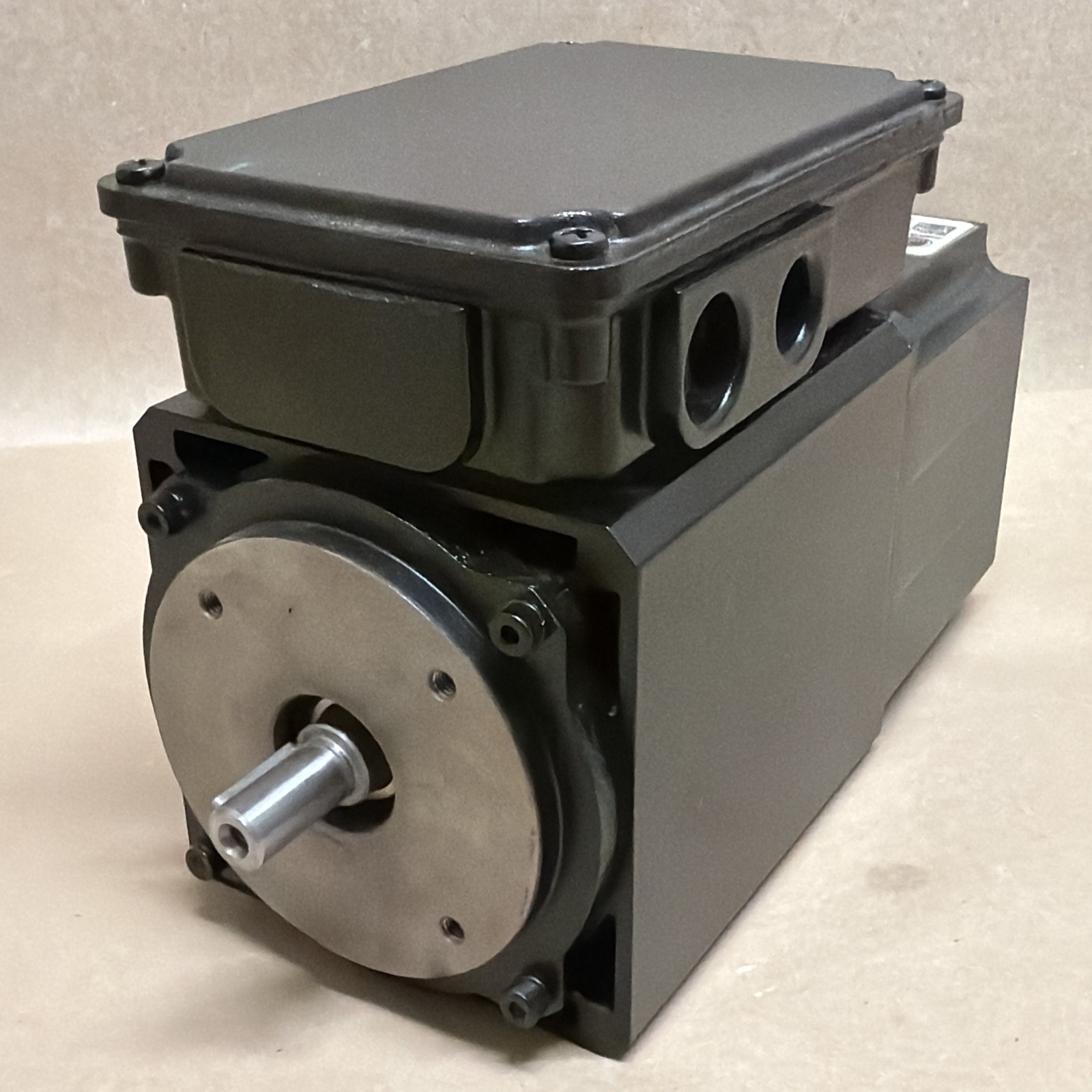KONCAR AZKA 56L-4T Servo Motor 0.12kW Brake B14 Mounting For Weiss MES TC0150T