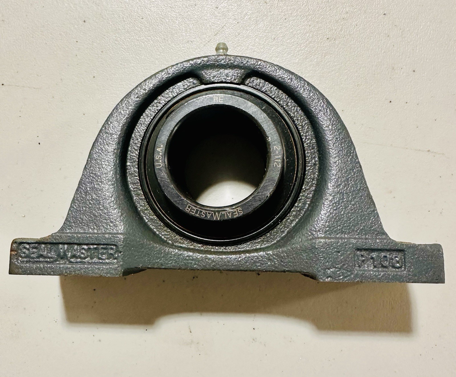 SealMaster NP-28 Pillow Block Bearing 1 3/4″