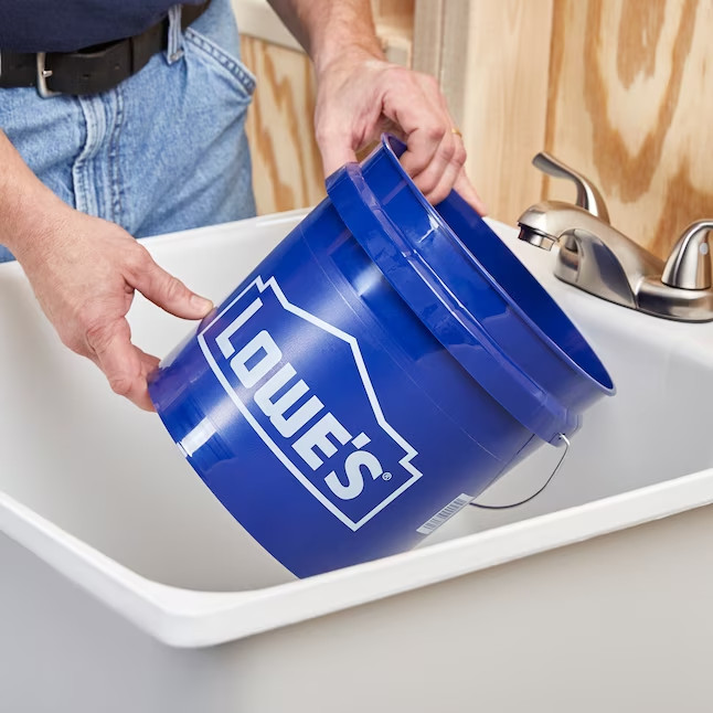 Lowe’s 2-gallon Plastic Blue General bucket