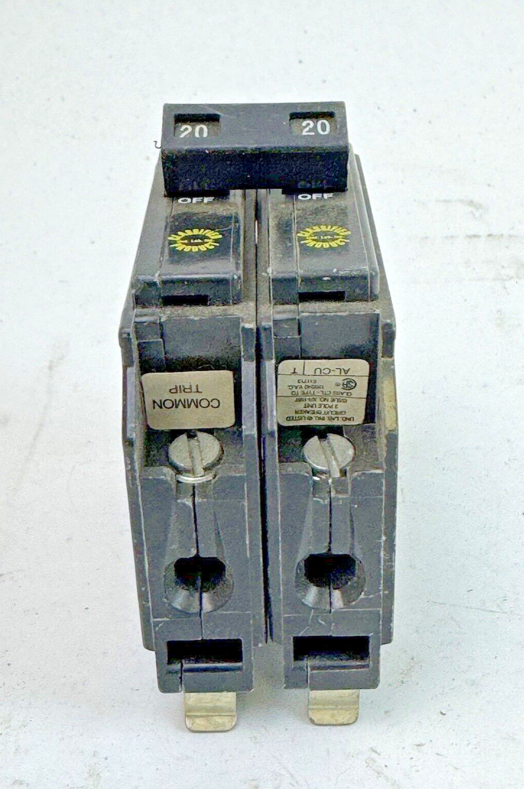 GE – TQ2120 – COMMON TRIP CIRCUIT BREAKER – 2 POLE, 20 A, 240 VAC, TYPE TQ