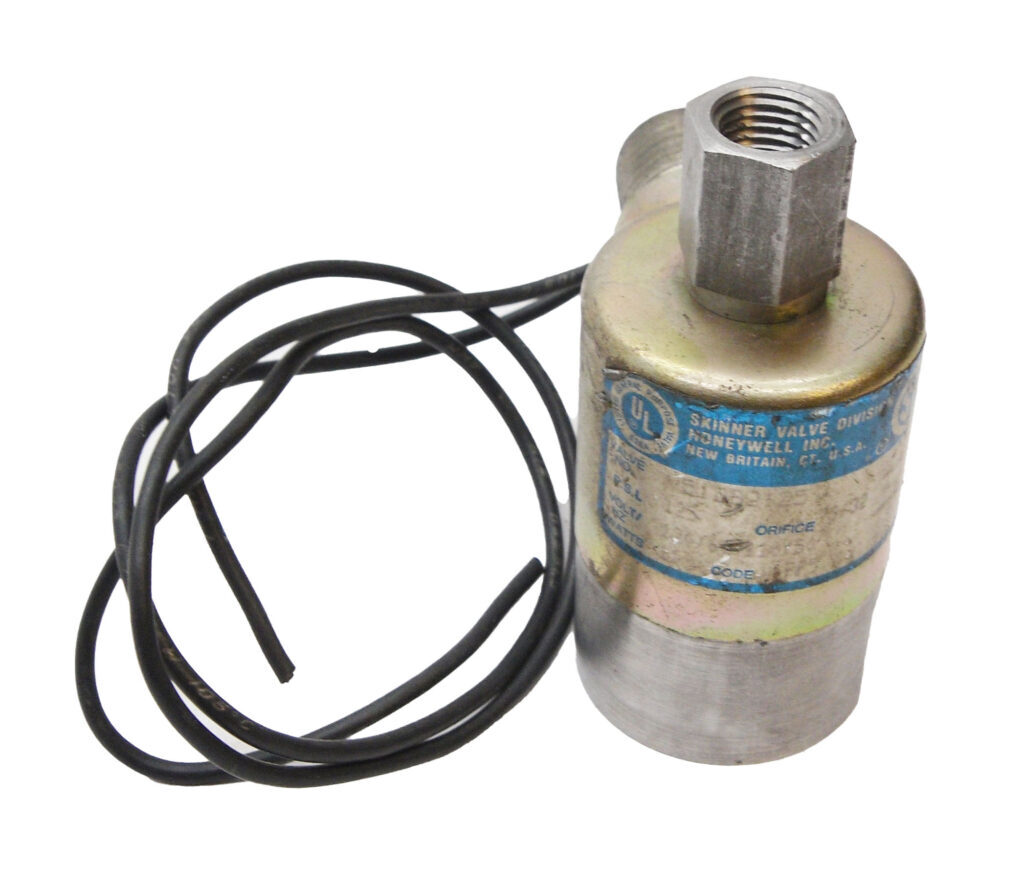 HONEYWELL SKINNER VALVE V51DB2125 SOLENOID VALVE 125PSI 110-120HZ 5/60HZ 11W