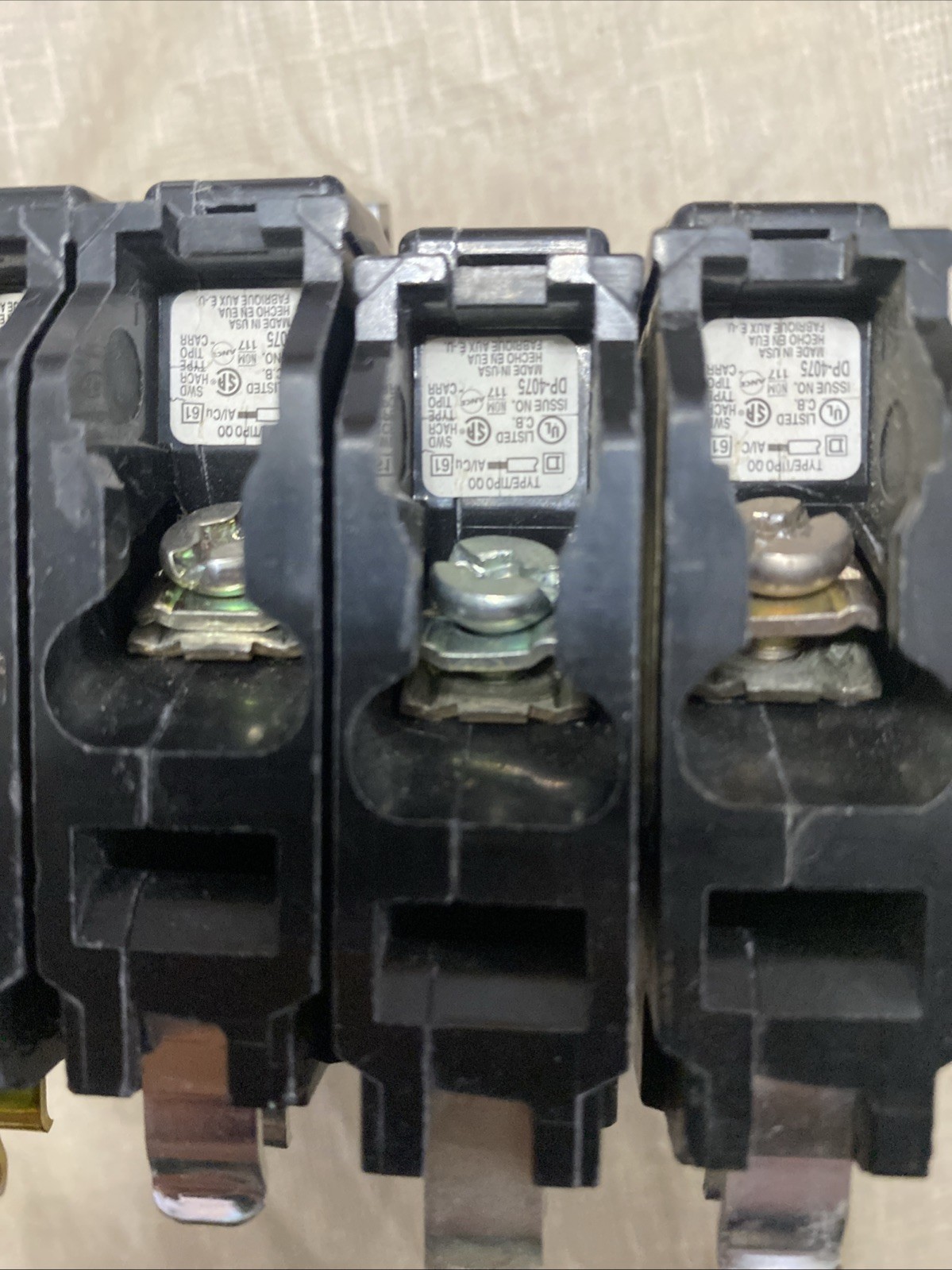 Lot of 5 Square D QO120 20A Circuit Breakers Good Condition