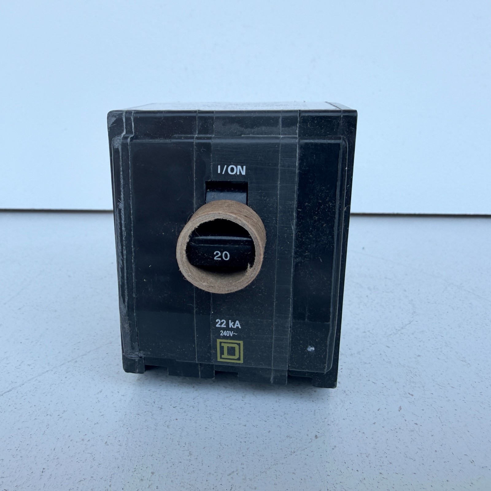 Square D QO320VH Circuit Breaker 20A 3P 120/240V 22kA QO Plug On 20 Amp