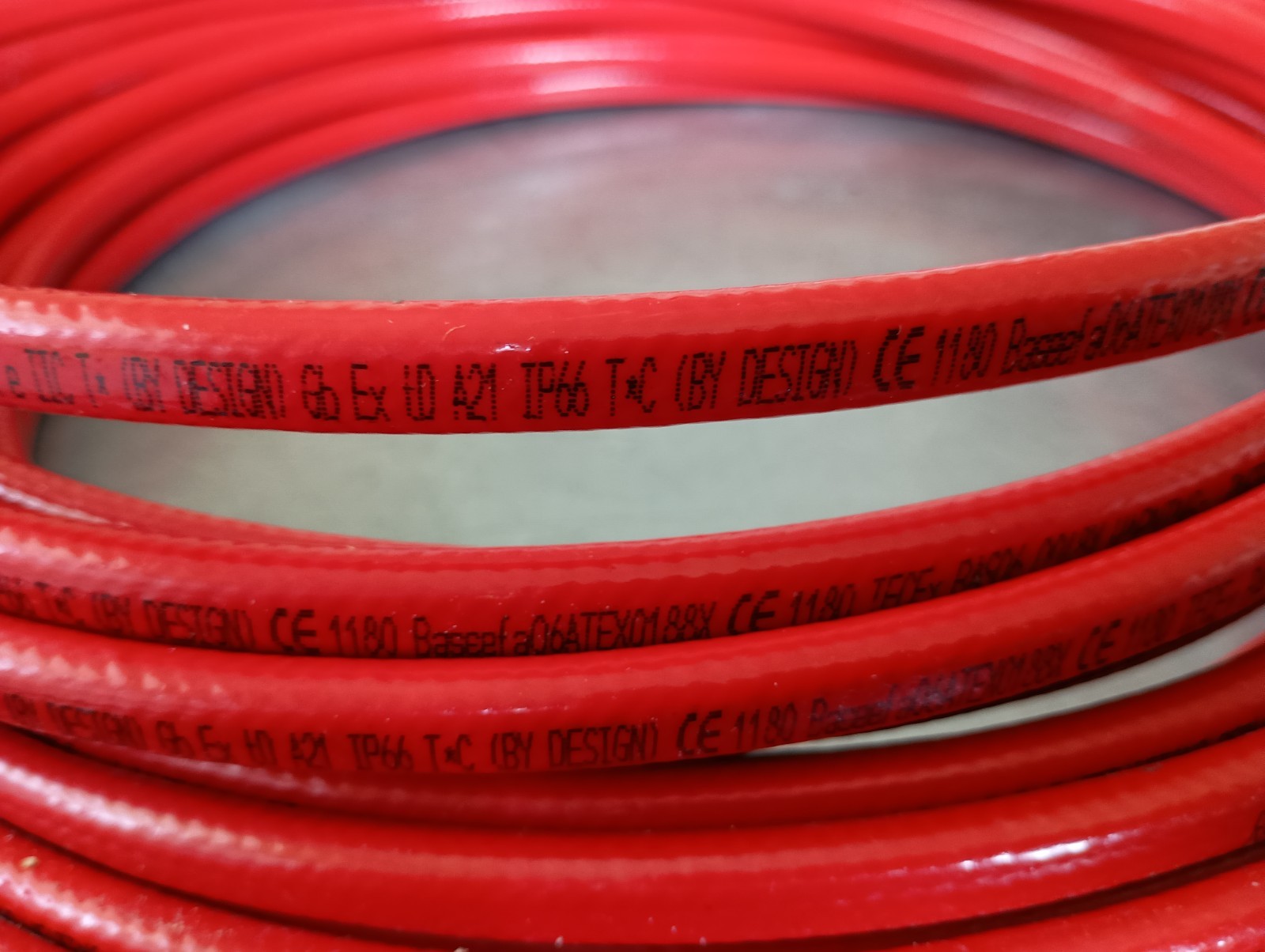 NEW 100 FT RAYCHEM VPL-5VPL2-CT HIGH TEMP SELF REG. HEATING CABLE 5W/FT 277VAC