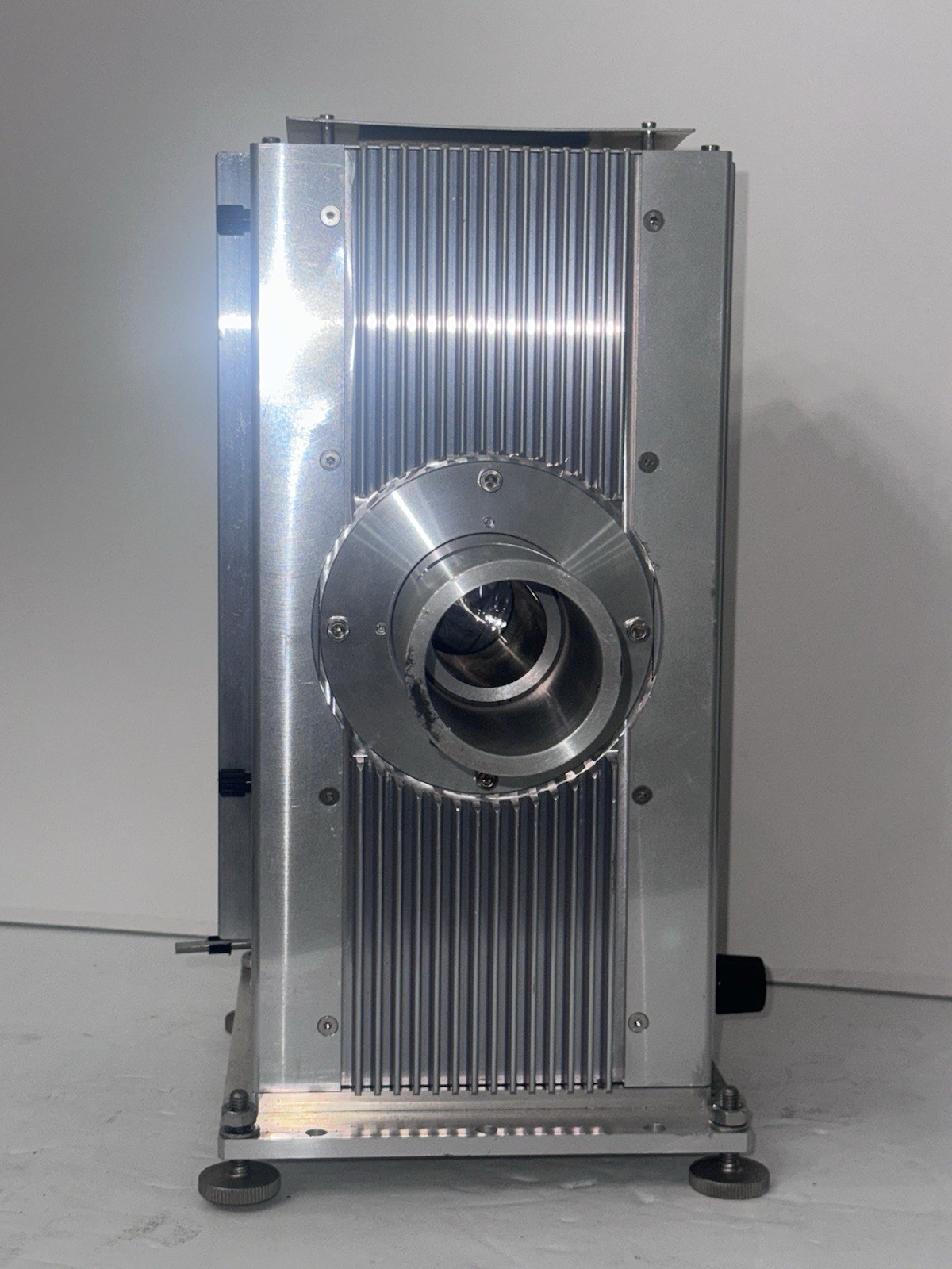 LOT ORIEL LSE340 / 850.27B ULTRAVIOLET LIGHT LSH302 500W IP 00 Quantum Design