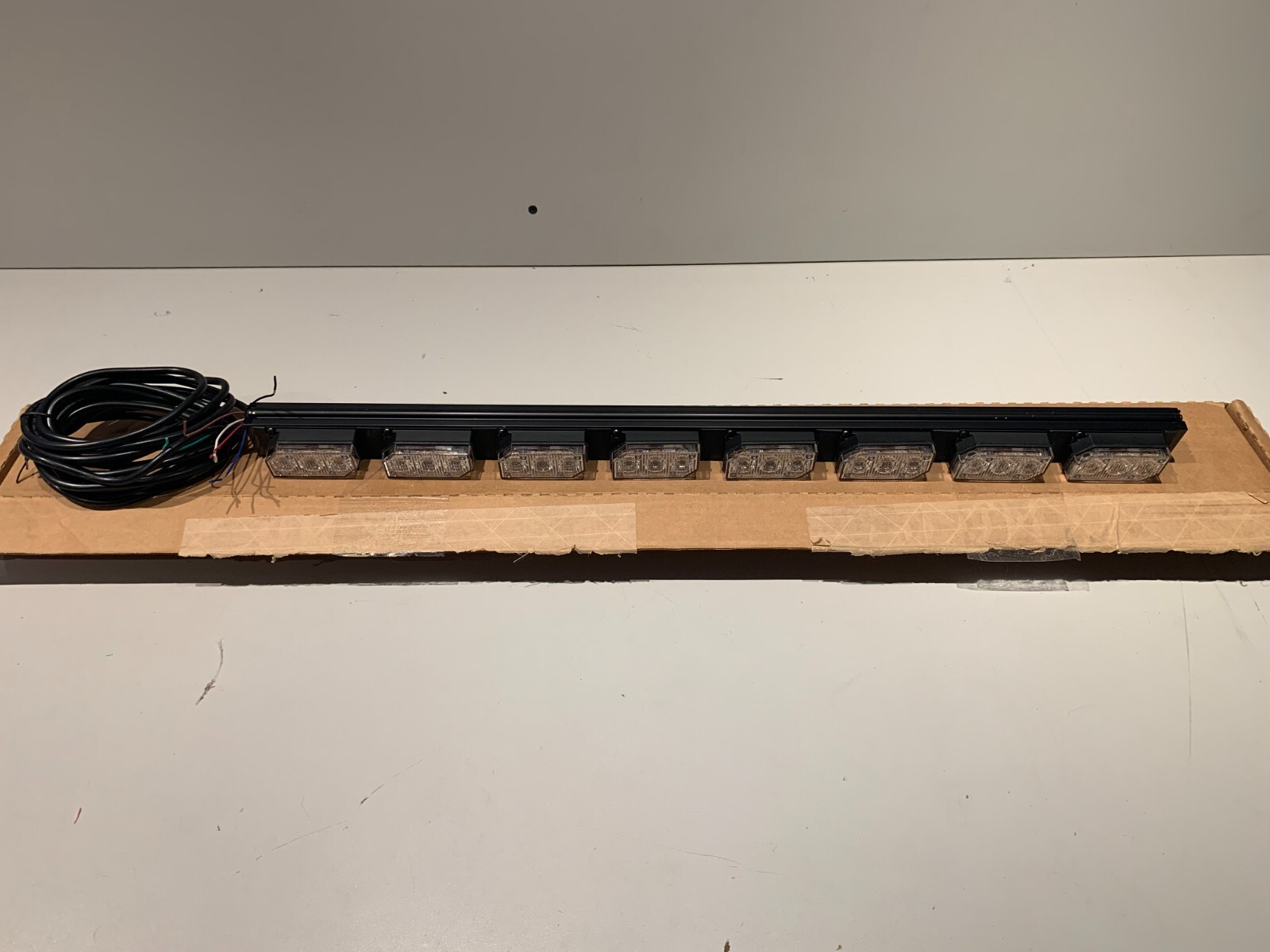 SoundOff Signal UltraLite 8 Exterior Warning Bar, 8 Module LED Amber