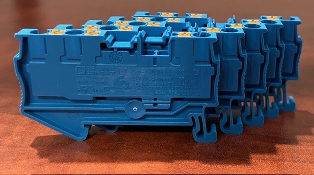 NEW Phoenix Contact 3209552