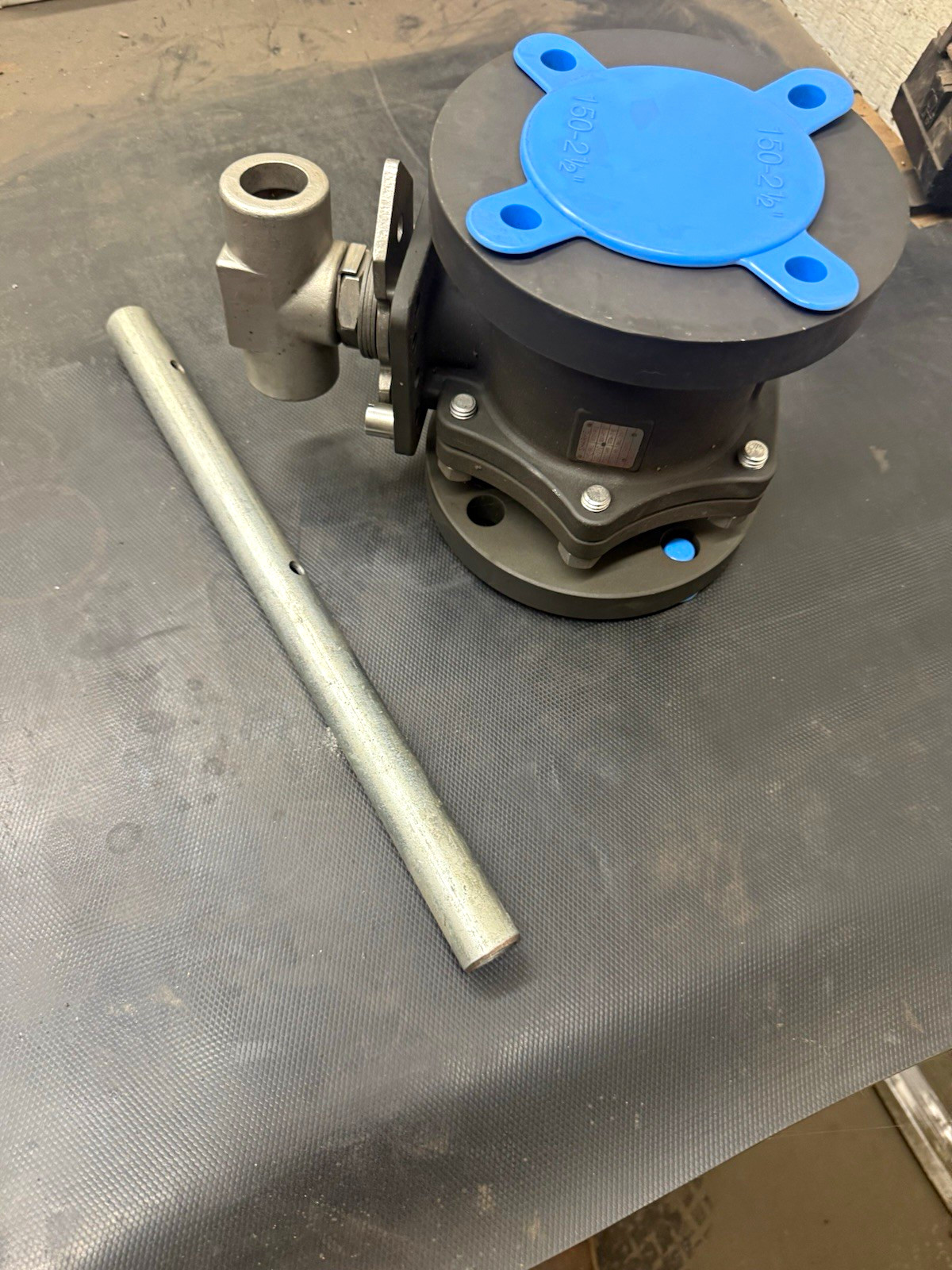 Sharpe 2-1/2in Manual Ball Valve 1000 WOG 150 WSP FS50114R8F with handle.