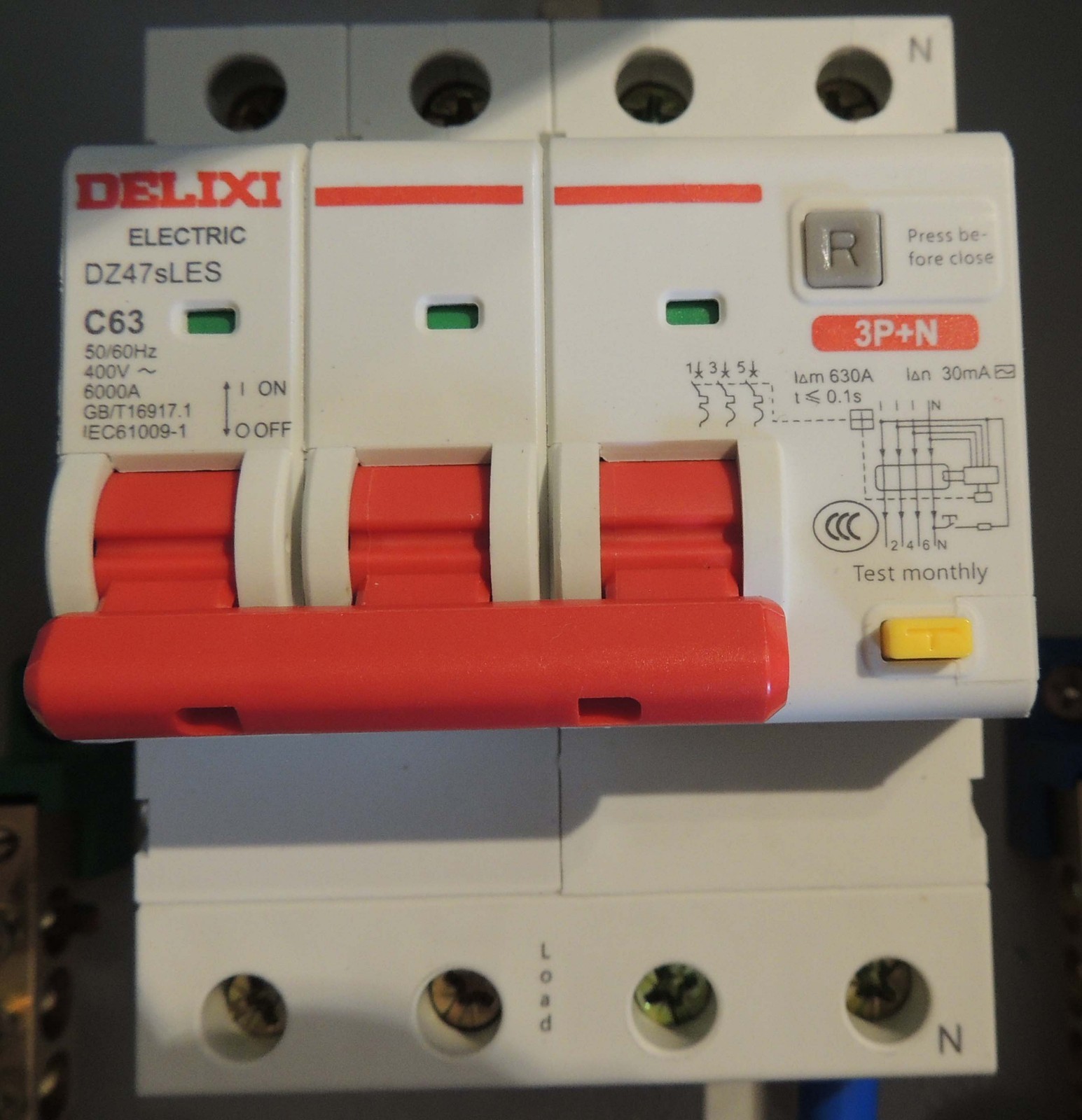 Delixi Navigator DZ47sLES 3 phase/Neutral Residual current circuit breaker, NEW