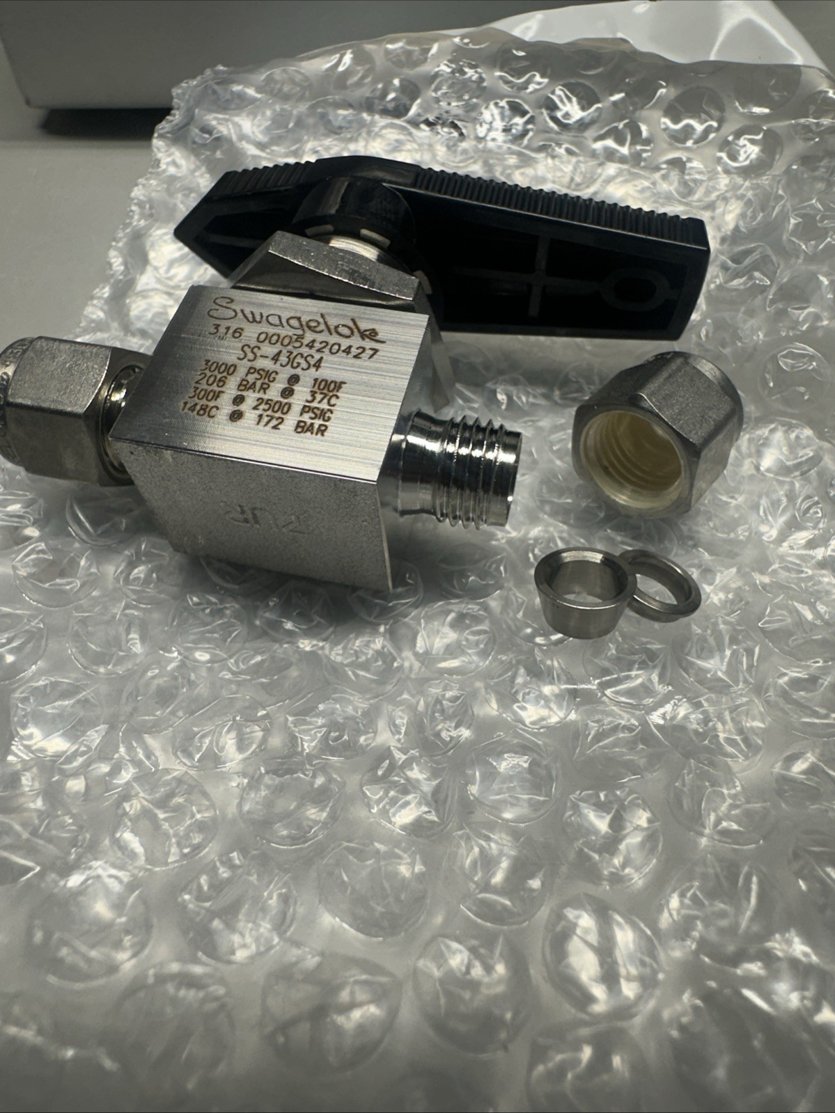 Swagelok SS-43GS4 Ball Valve 1/4” Tubing 3000 PSI Stainless Steel New