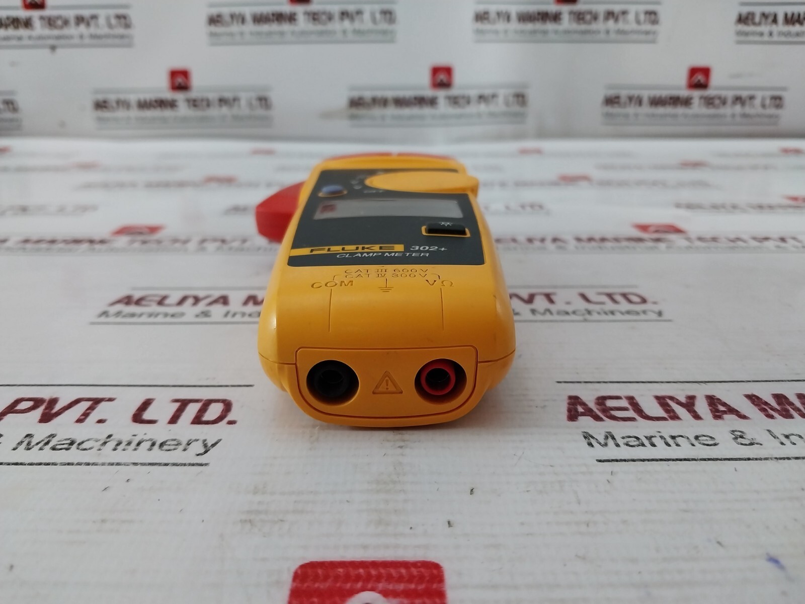 FLUKE 302+ Digital Clamp Meter CAT III 600V CAT IV 300V 46734671MV