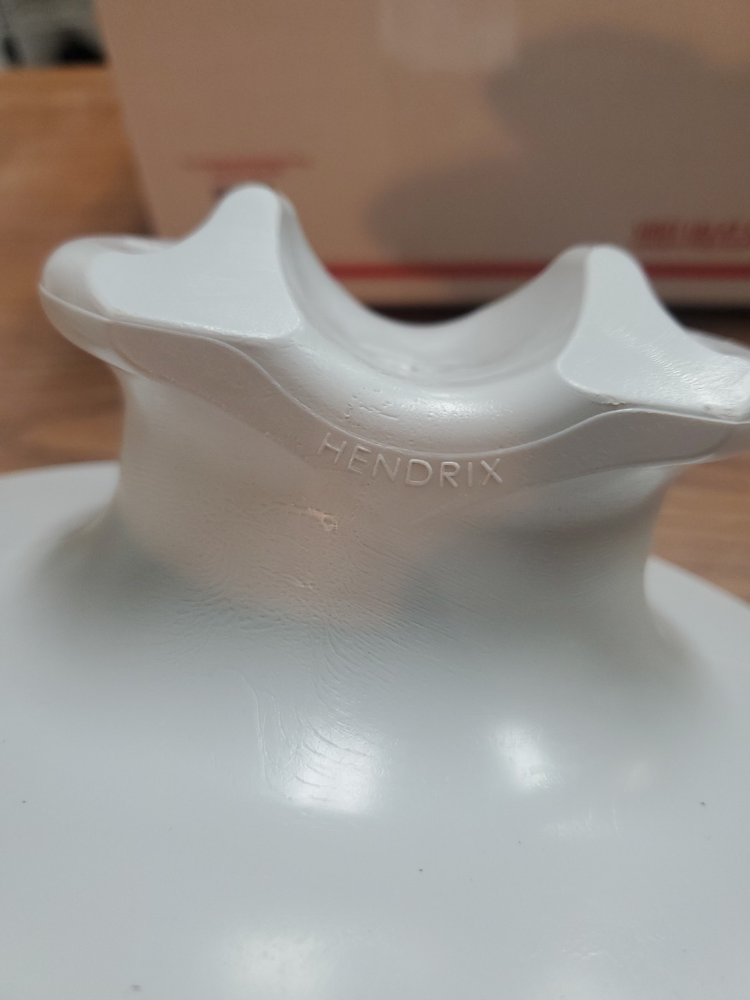 HENDRIX ANSI 56-1 Tie Top Pin Polyethylene Insulator **SEE DETAILS!** (CX24E)